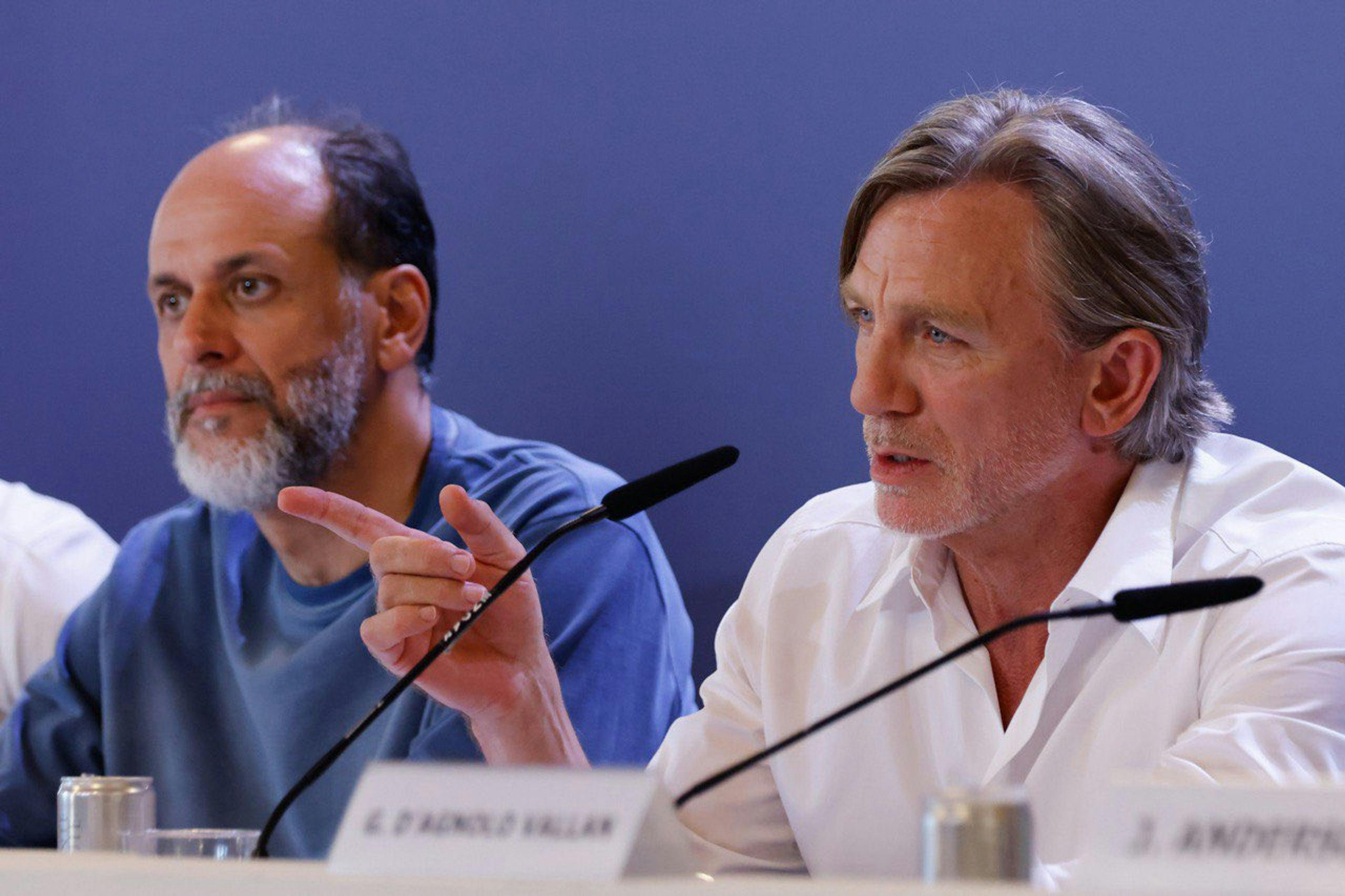 Luca Guadagnino y Daniel Craig en la rueda de prensa de presentación de 'Queer'