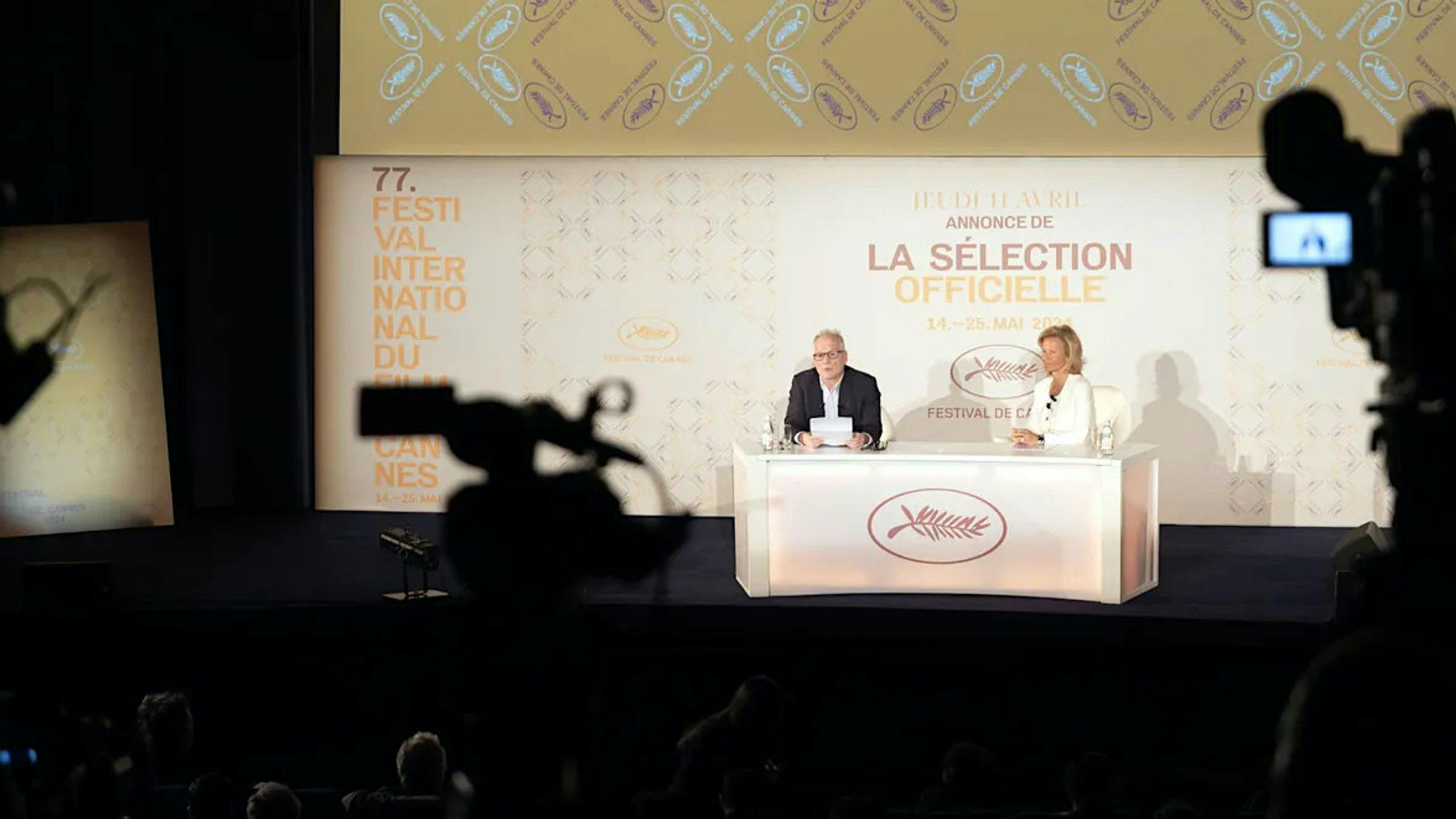 Thierry Frémaux e Iris Knobloch, director artístico y presidenta del Festival de Cannes, en la rueda de prensa de la edición 2024