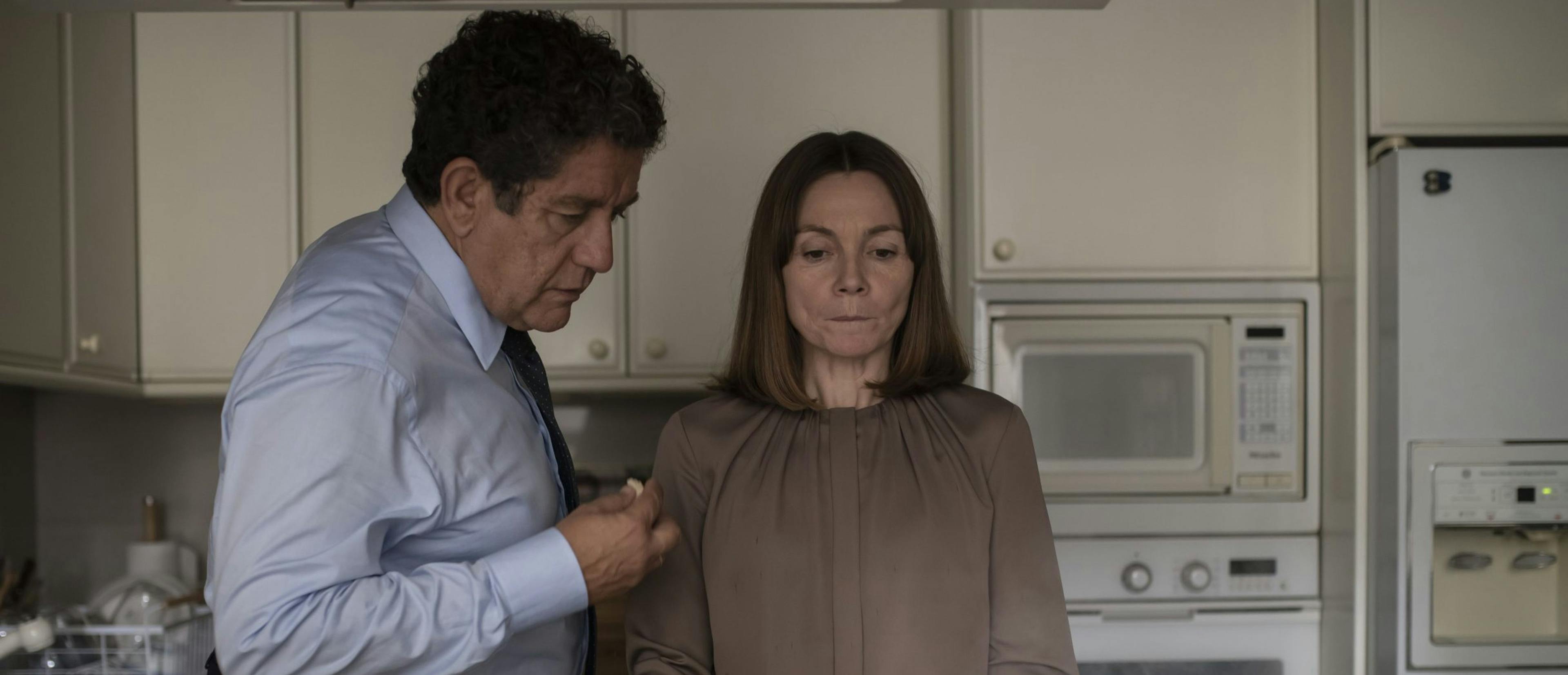 Fotograma de la serie 'Querer', protagonizada por Nagore Aranburu y  Pedro Casablanc 