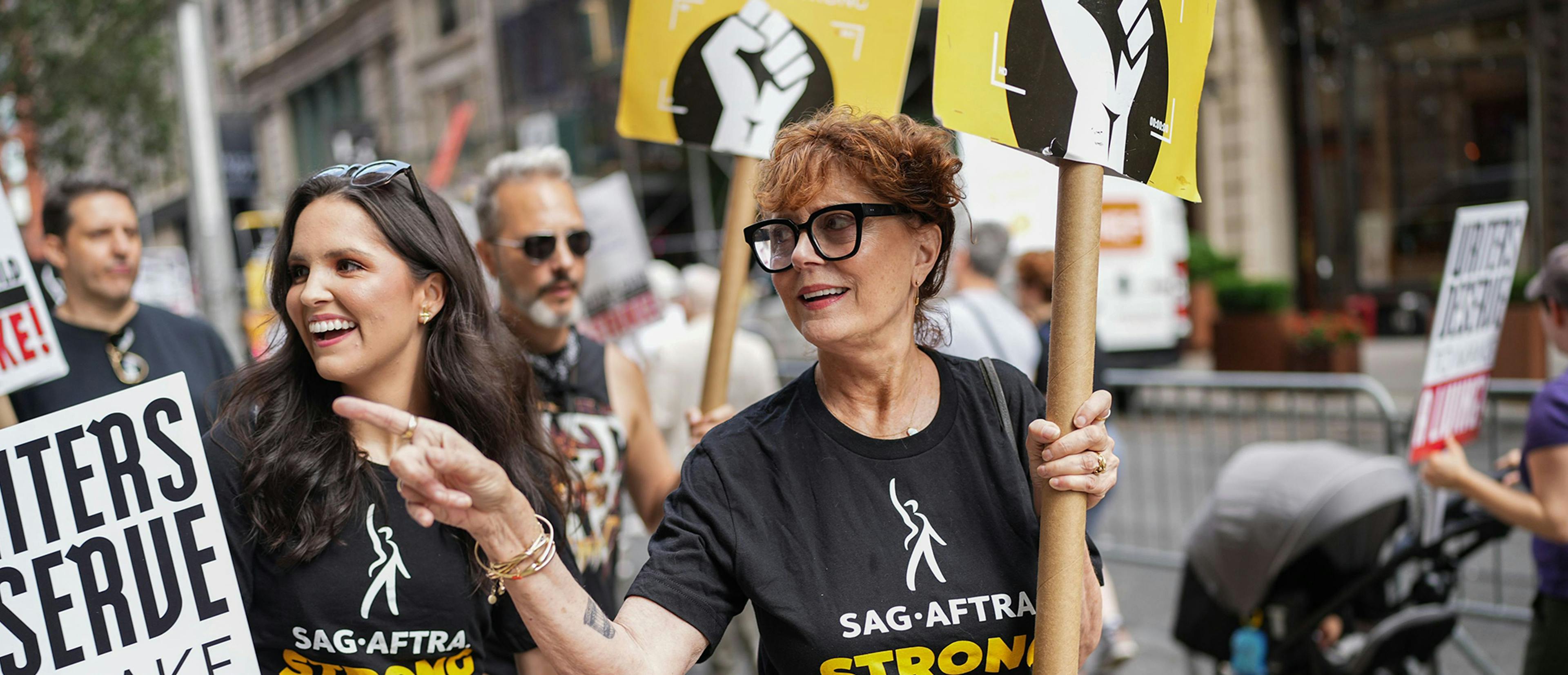 La actriz Susan Sarandon es una de las muchas estrellas de Hollywood que ha participado en los piquetes durante la huelga de actores desde julio