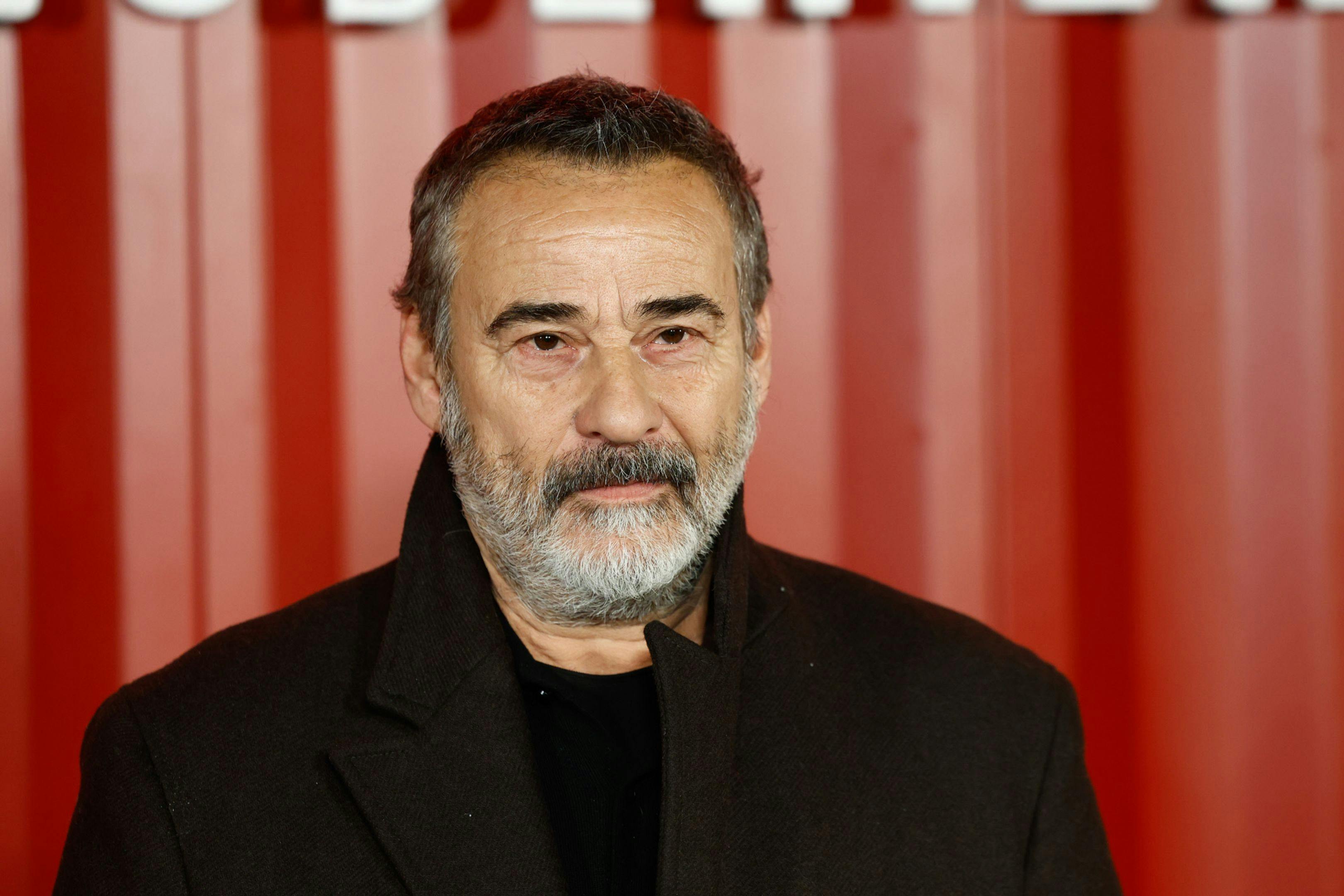 Eduard Fernández, en la alfombra roja de presentación de la serie 'Mano de hierro' en Madrid