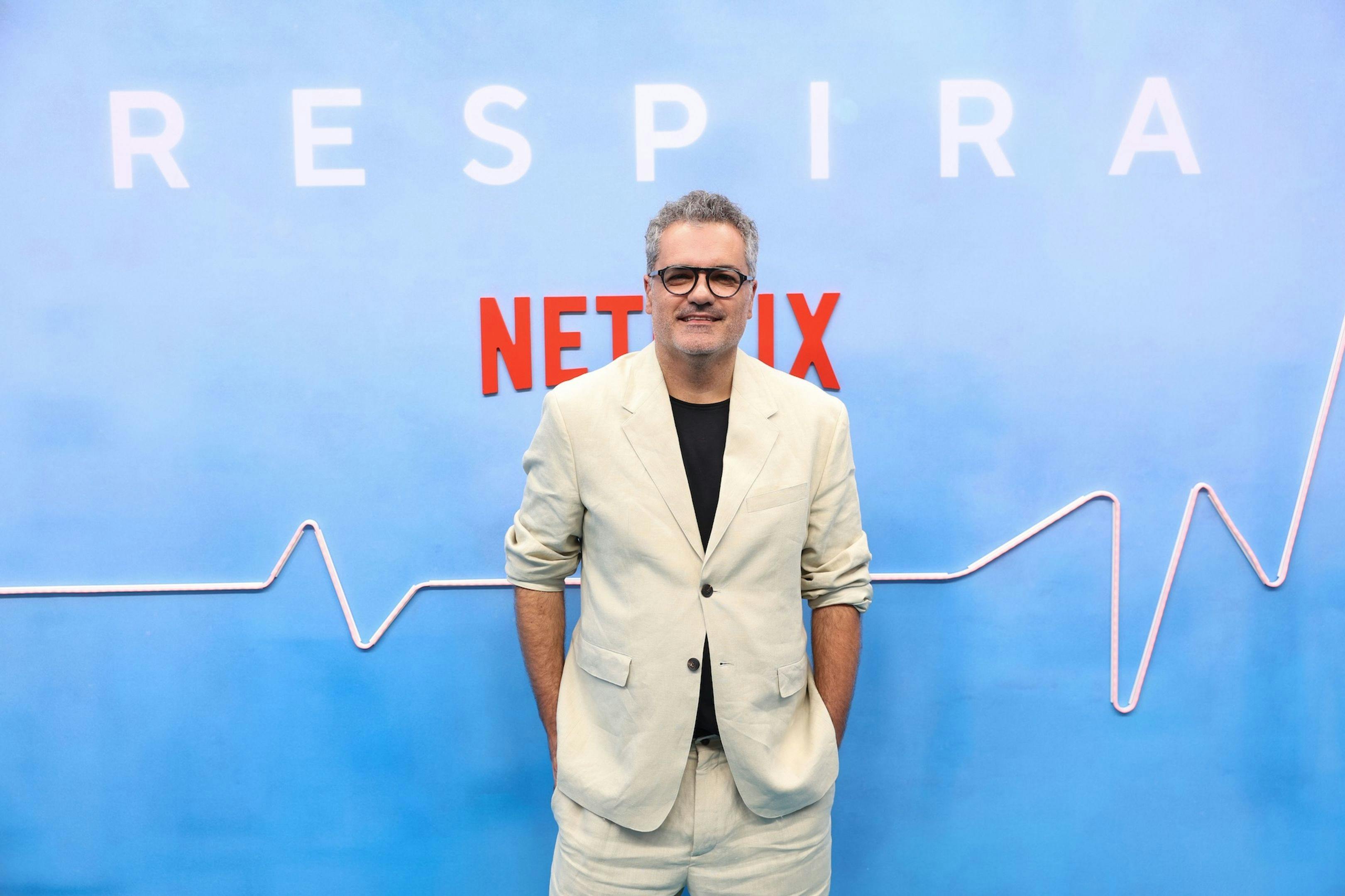 Carlos Montero en la premiere de la serie de Netflix 'Respira'