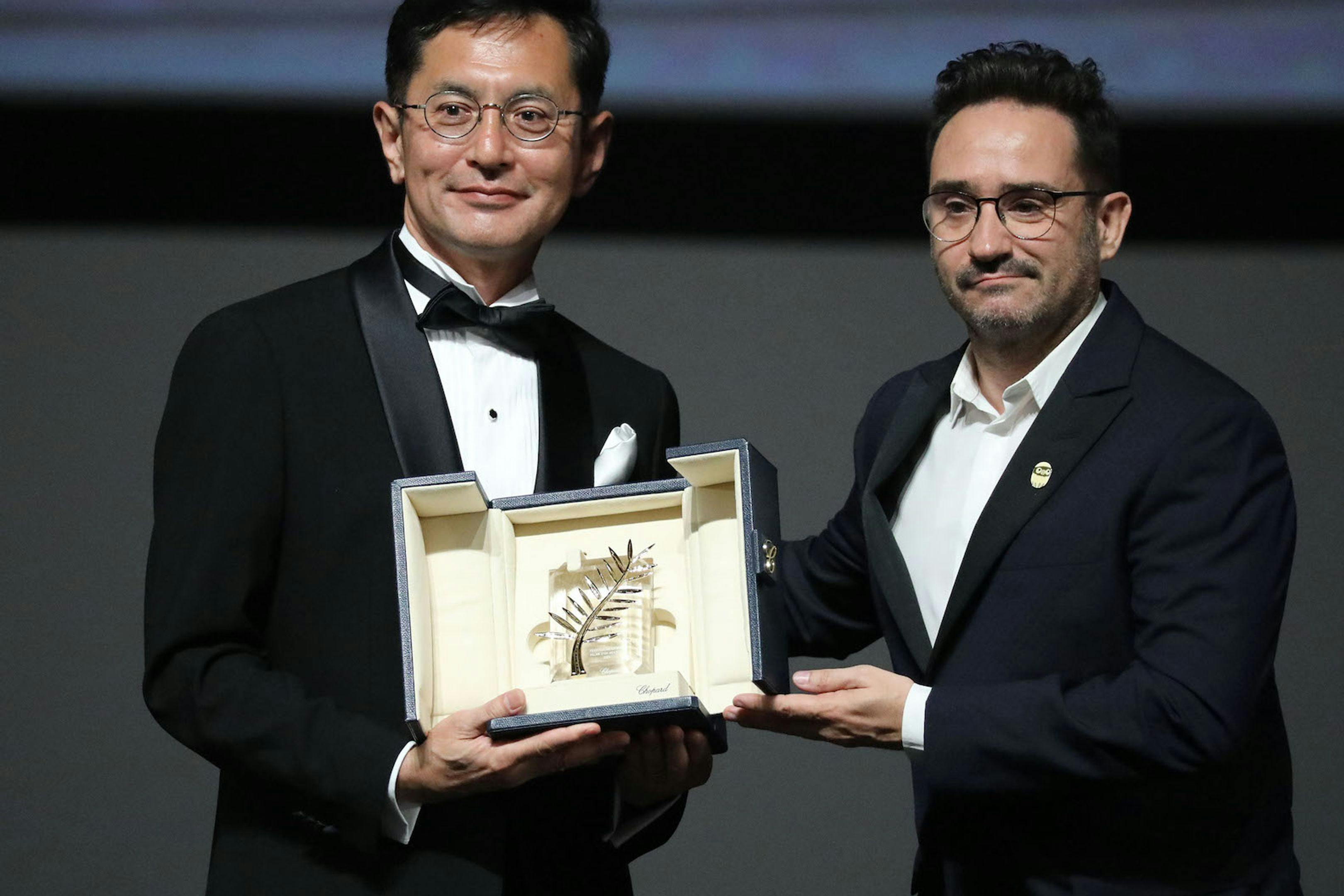 Gorō Miyazaki recoge la Palma de Oro Honorífica a Studio Ghibli de la mano de Juan Antonio Bayona