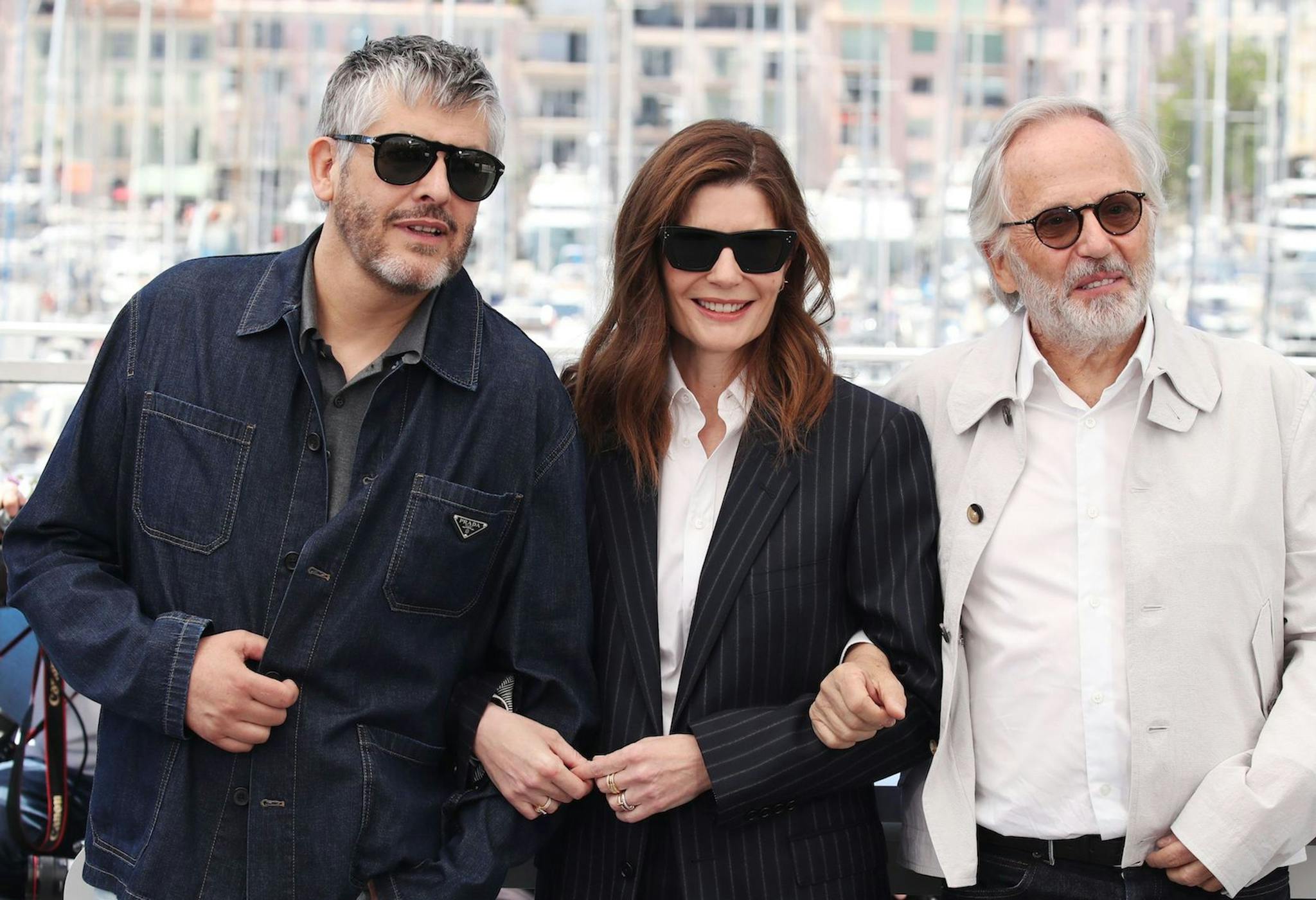 Christophe Honore, Chiara Mastroianni y Fabrice Luchini en el photocall de 'Marcello Mio' en la 77 edición de Cannes