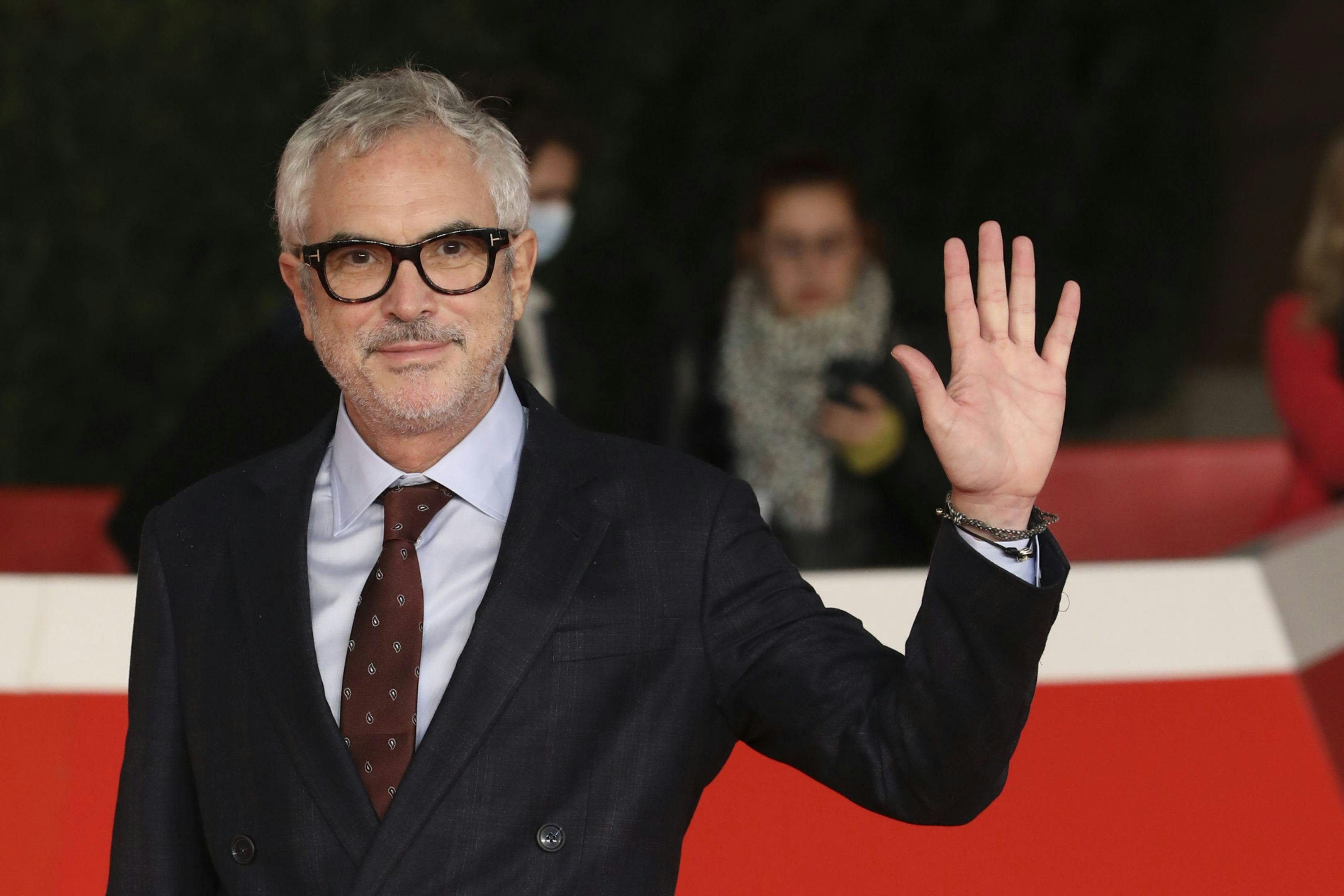 Alfonso Cuarón posa ante las cámaras en la alfombra roja del Festival de Cine de Roma en 2021