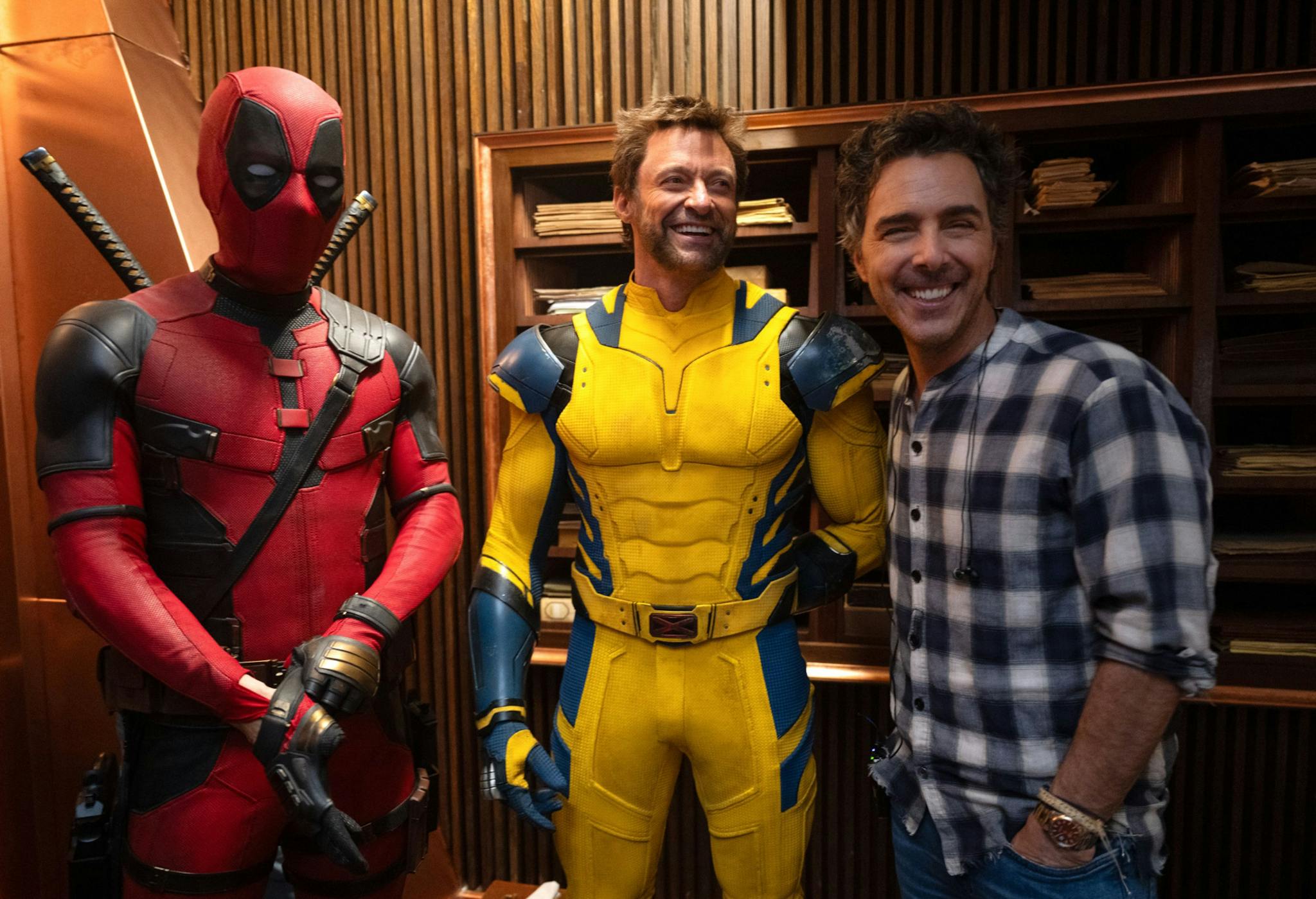 Los actores Ryan Reynolds y Hugh Jackman y el director Shawn Levy en el rodaje de 'Deadpool y Lobezno'