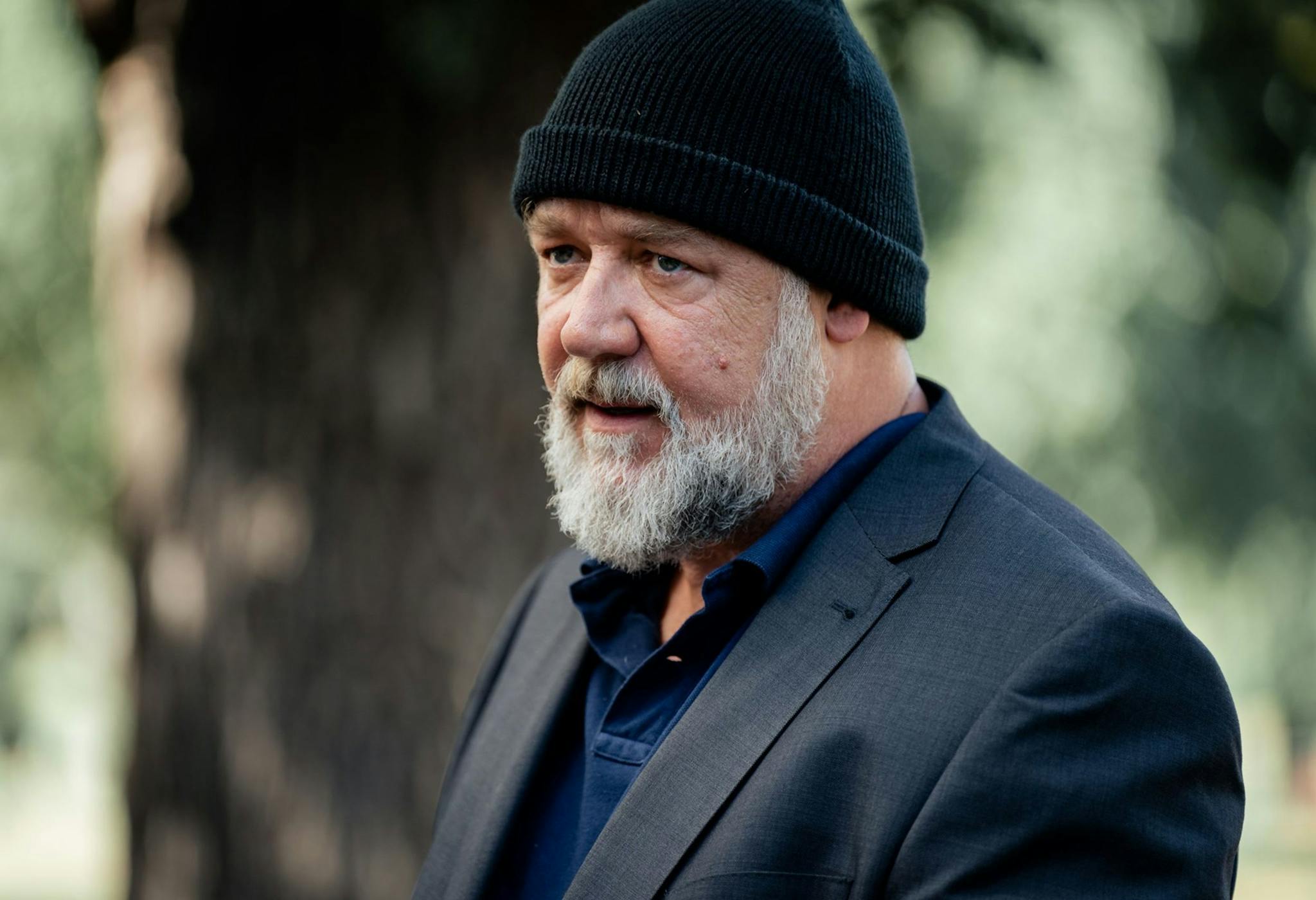El actor neozelandés Russell Crowe en un fotograma promocional de 'Sombras del pasado' (2024)