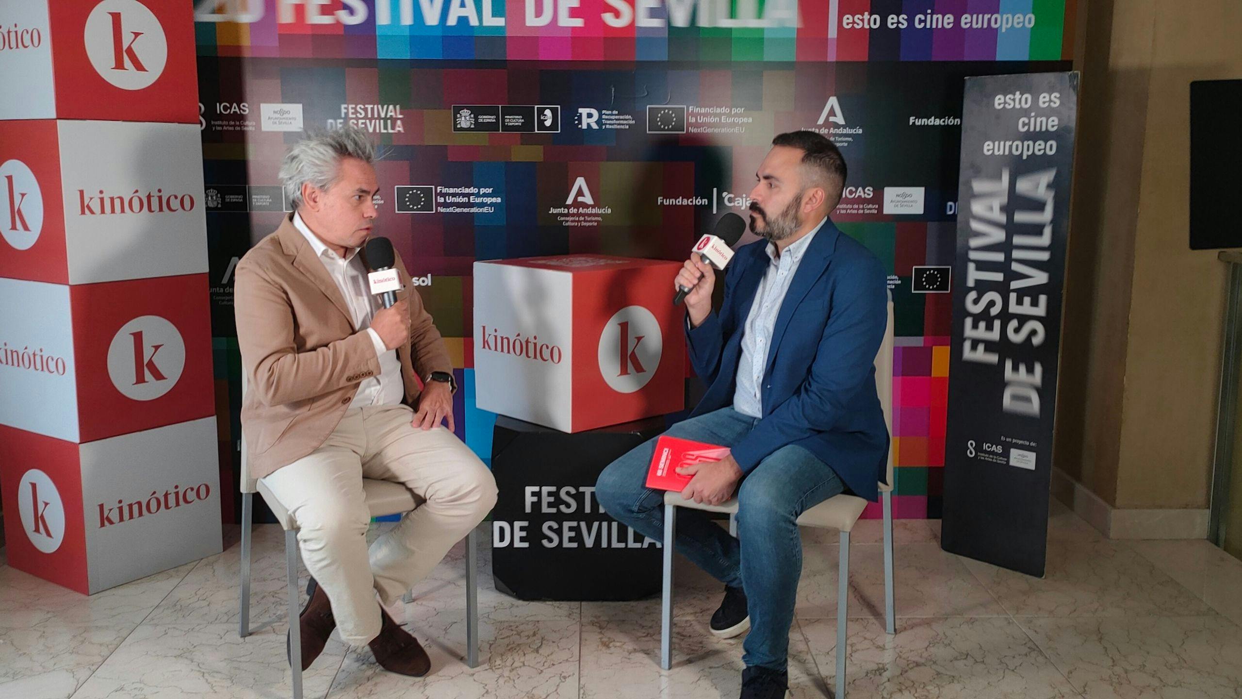 El coordinador general del Festival de Sevilla, Manuel Cristóbal, durante su entrevista con David Martos en el set de Kinótico