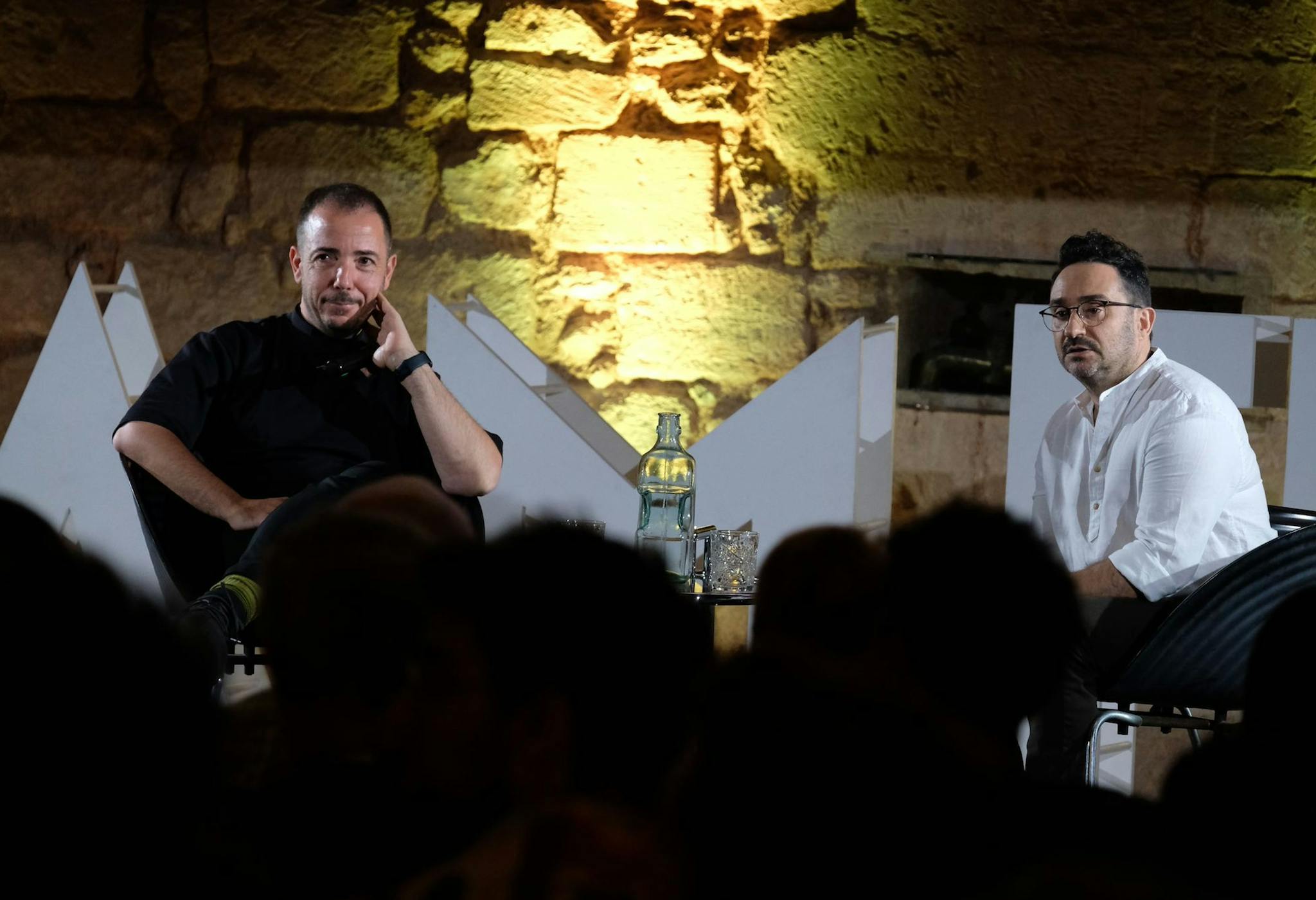 Jaume Ripoll y Juan Antonio Bayona durante un encuentro con estudiantes en el Atlàntida Mallorca Film Fest