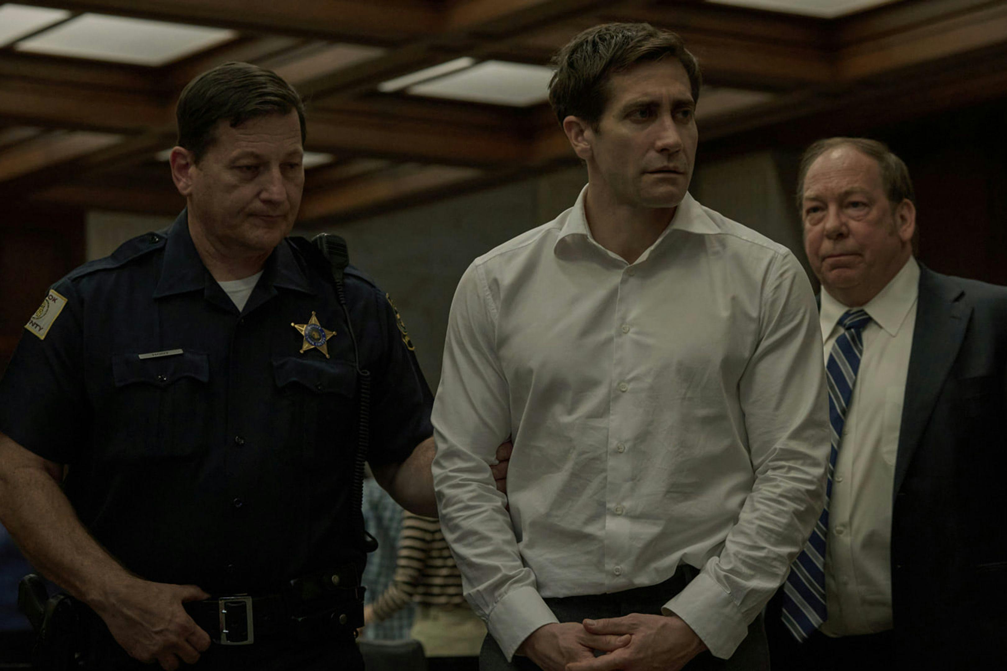 Jake Gyllenhaal y Bill Camp en 'Presunto inocente', la serie de David E. Kelley