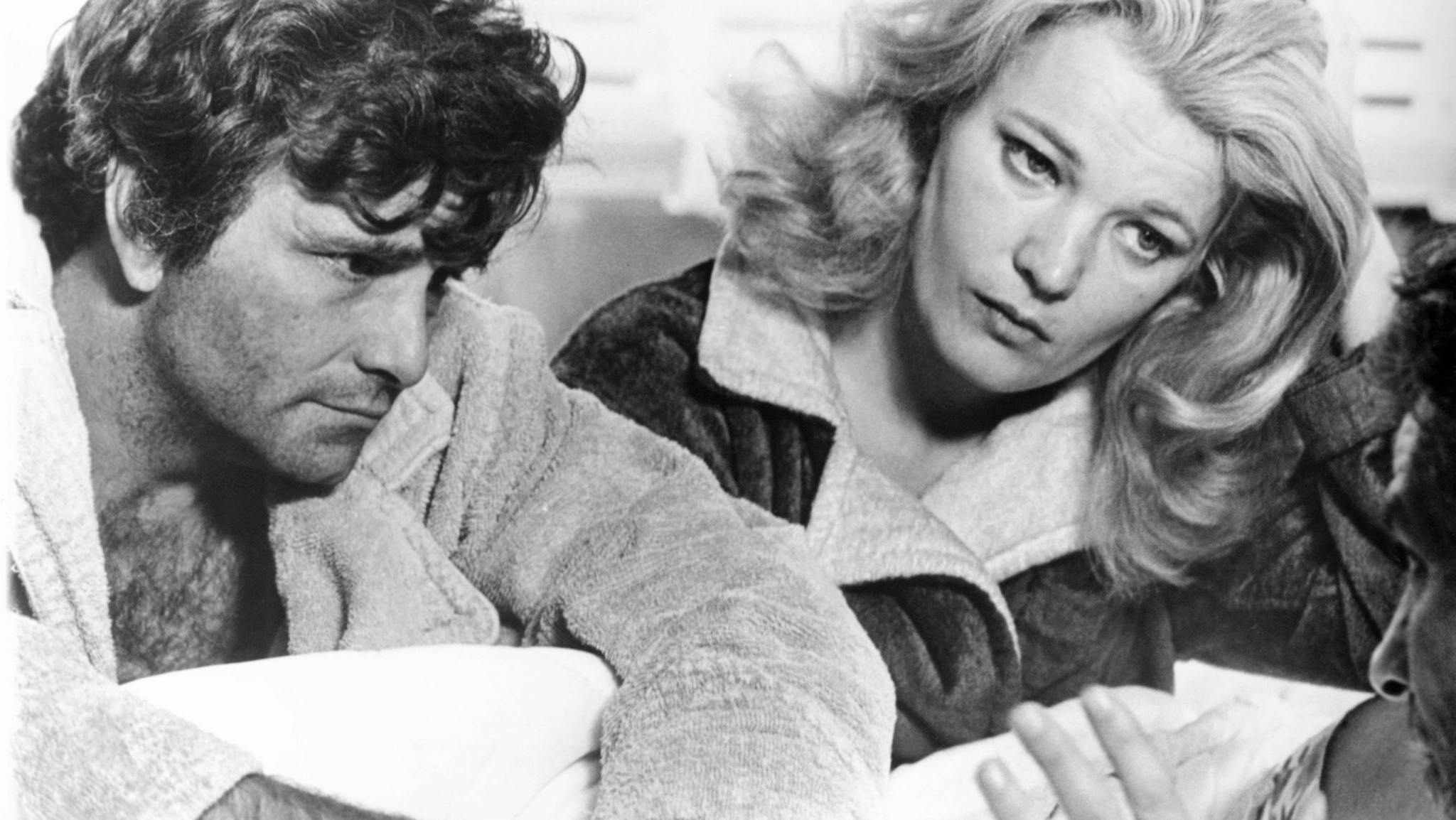 Los actores Peter Falk y Gena Rowlands, en una imagen del rodaje de 'Una mujer bajo la influencia'