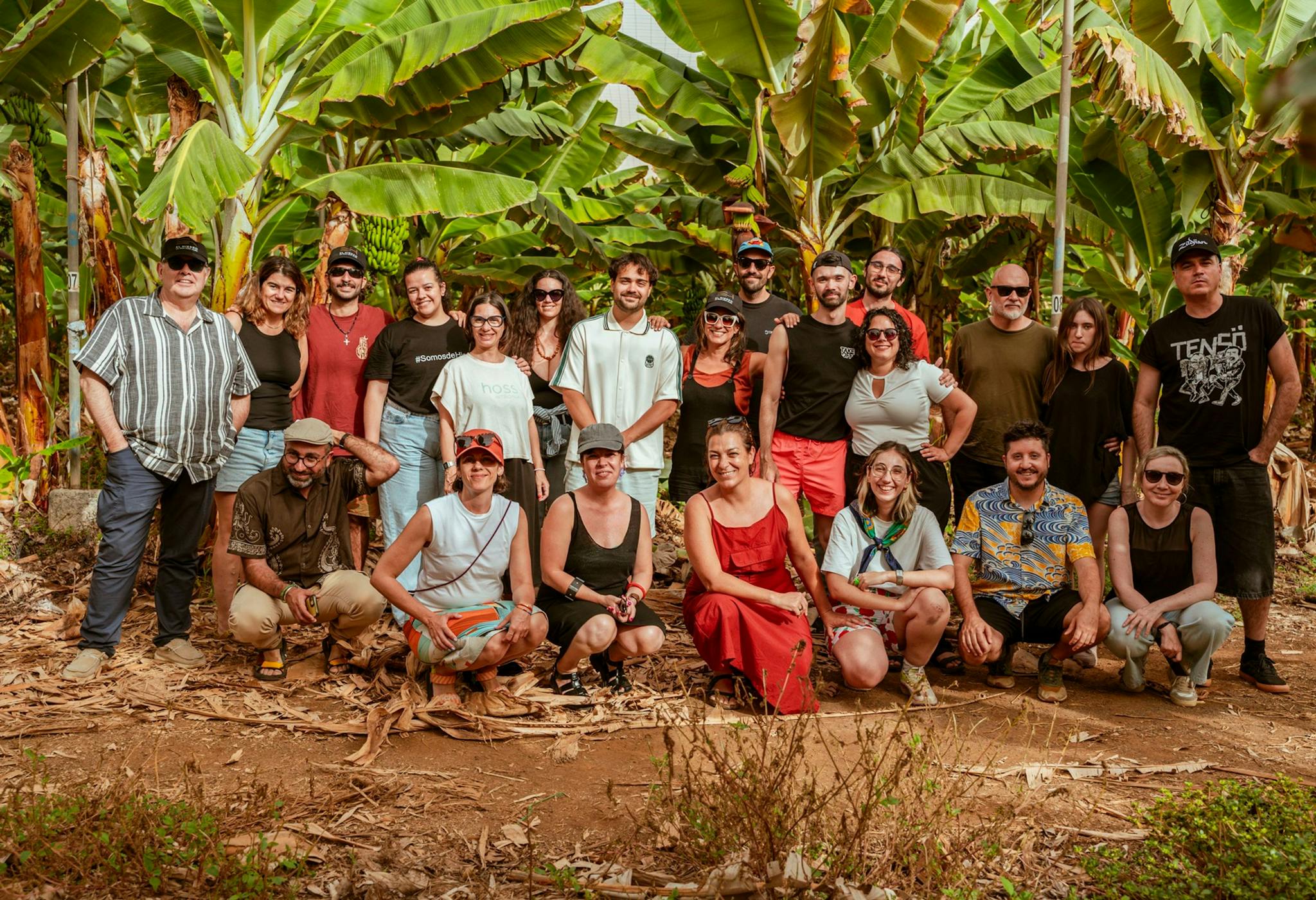 Foto de grupo de la presentación de la nueva edición de IsLABentura en El Hierro