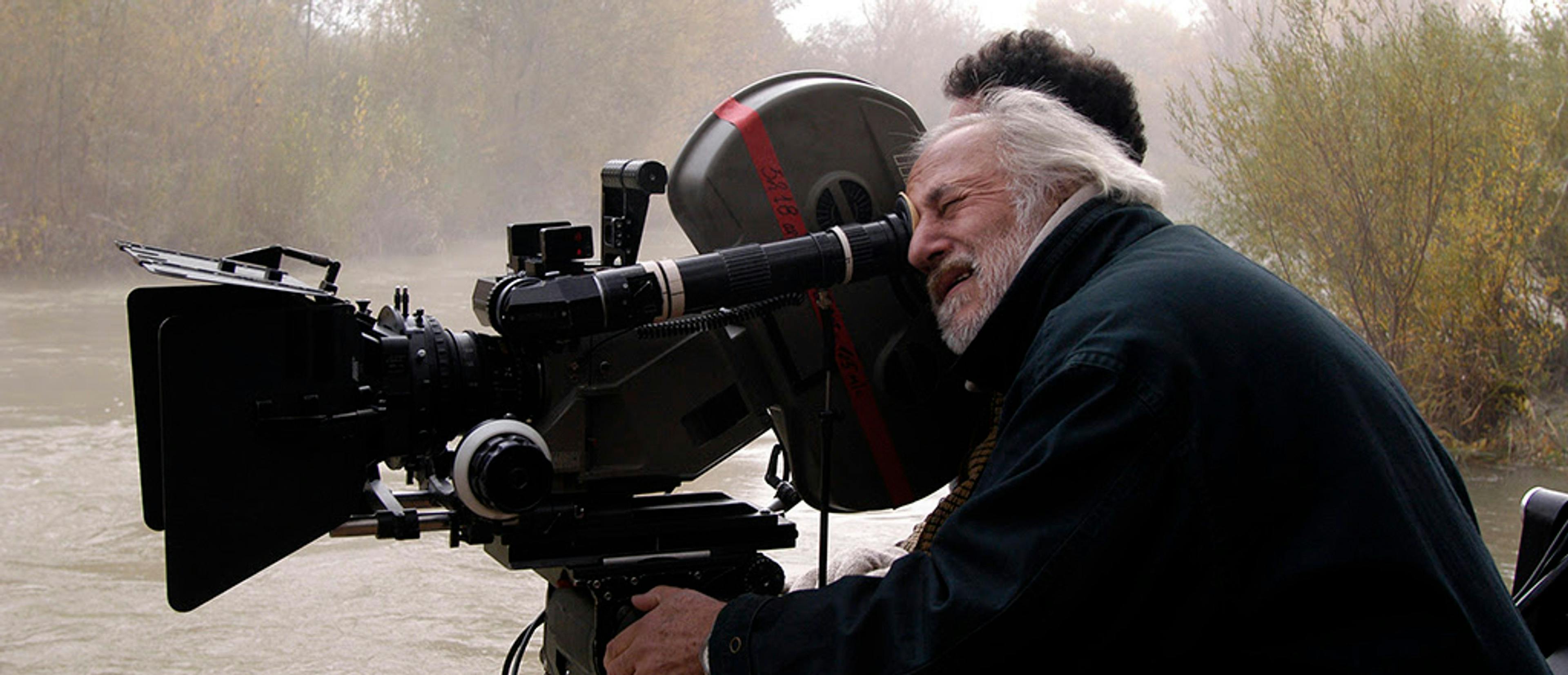 El cineasta argentino Adolfo Aristarain durante uno de sus rodajes como director