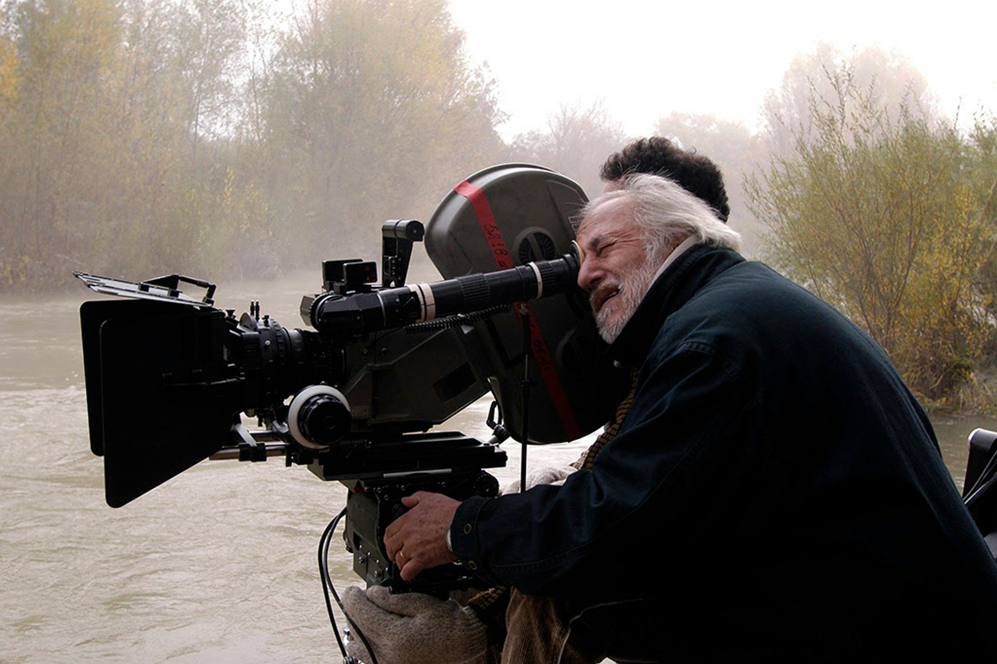 El cineasta argentino Adolfo Aristarain durante uno de sus rodajes como director