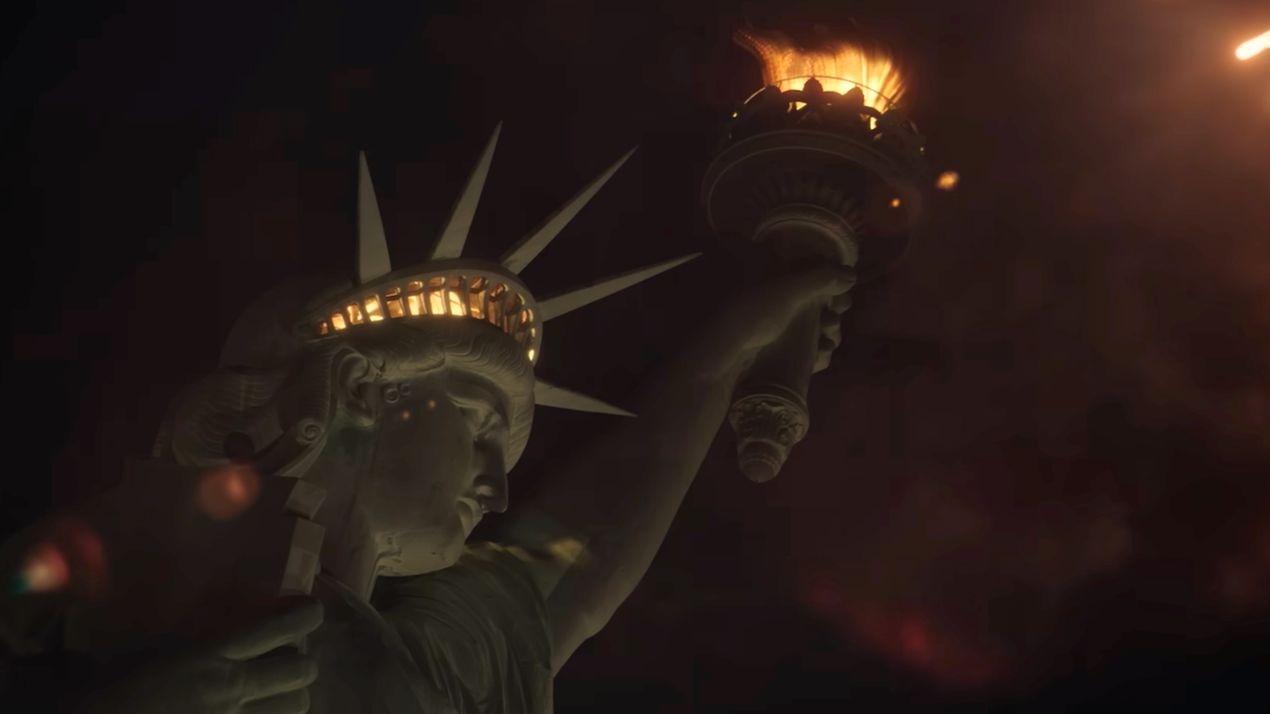 La Estatua de la Libertad iluminada por el fuego en una imagen de 'Megalópolis', de Francis Ford Coppola