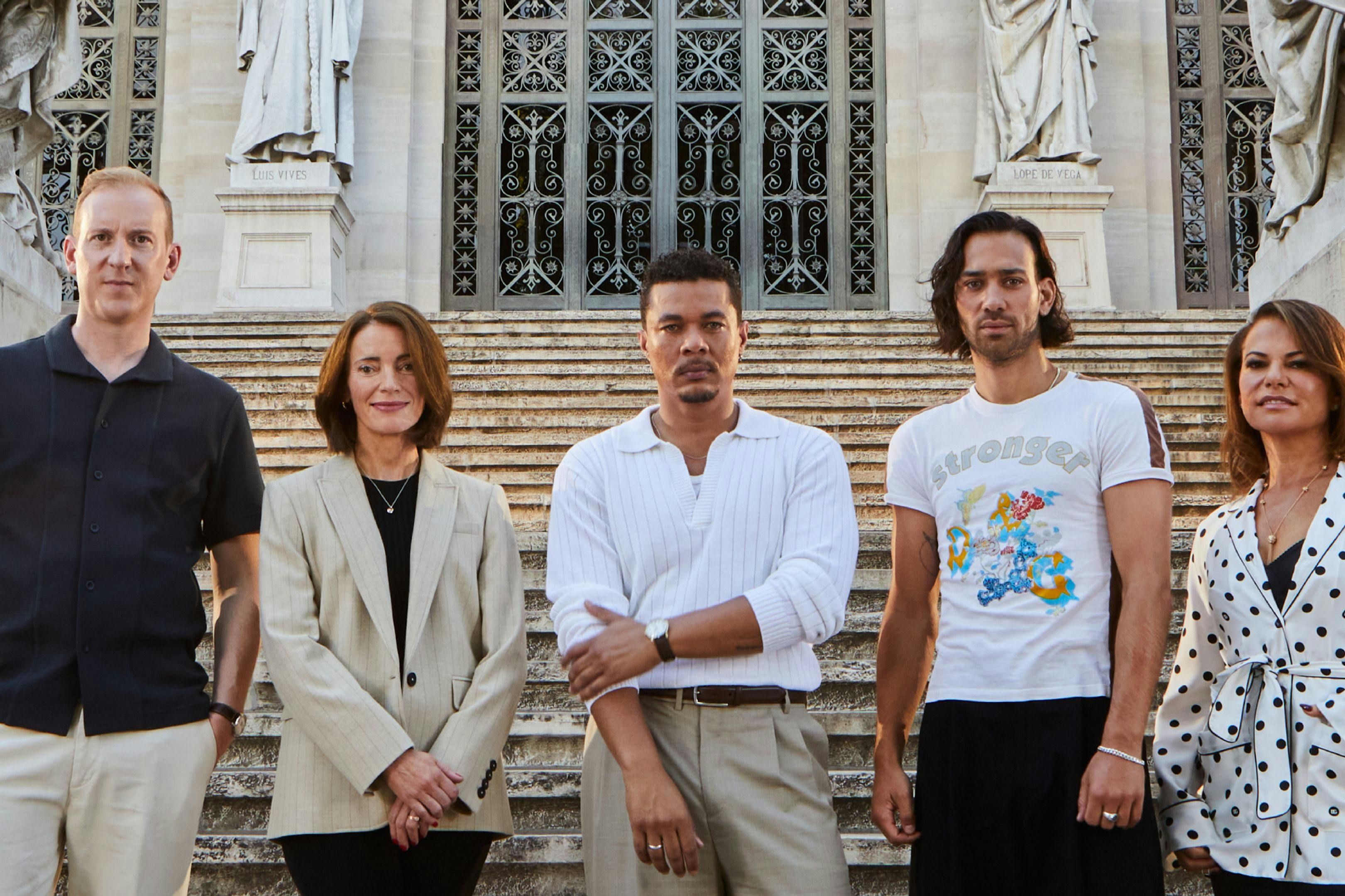 Los protagonistas de la serie 'Los anillos de poder' Ismael Cruz Córdova y Maxim Baldry, el showrunner Patrick McKay, la directora Sanaa Hamri y la productora Kate Hazell en su visita a Madrid