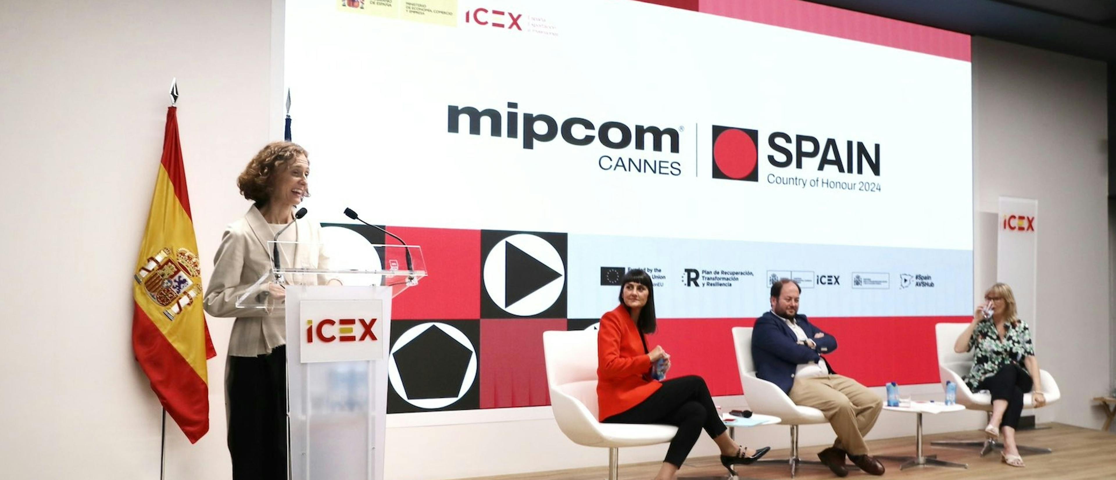 Carmen Jordán, María González, Pablo Conde Veracruz y Lucy Smith, en el anuncio de España como país invitado del MIPCOM Cannes en 2024