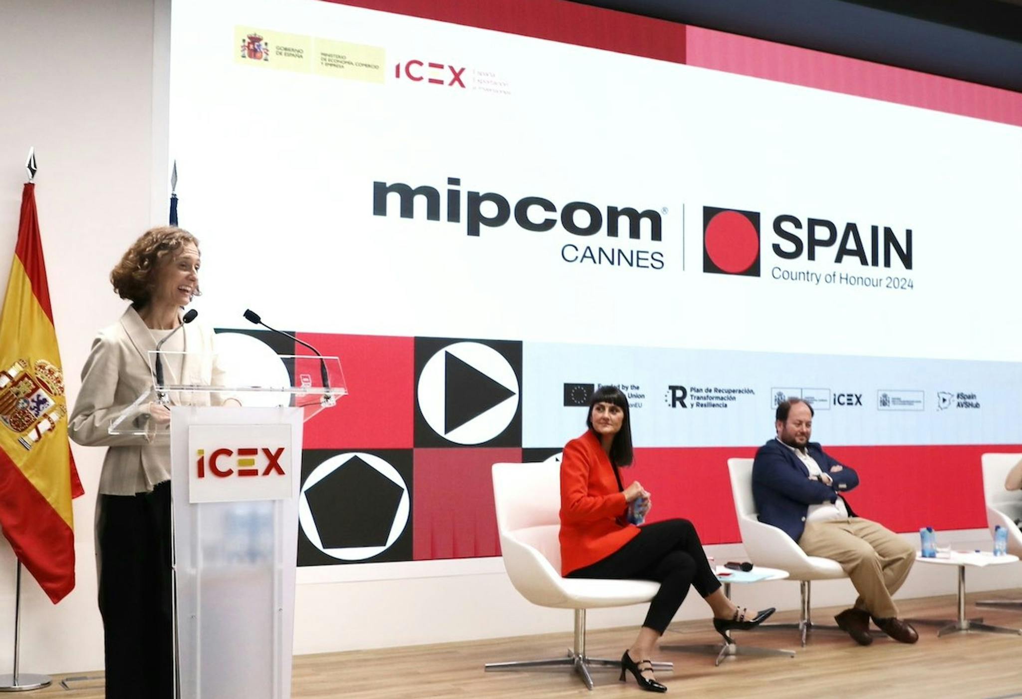 Carmen Jordán, María González, Pablo Conde Veracruz y Lucy Smith, en el anuncio de España como país invitado del MIPCOM Cannes en 2024