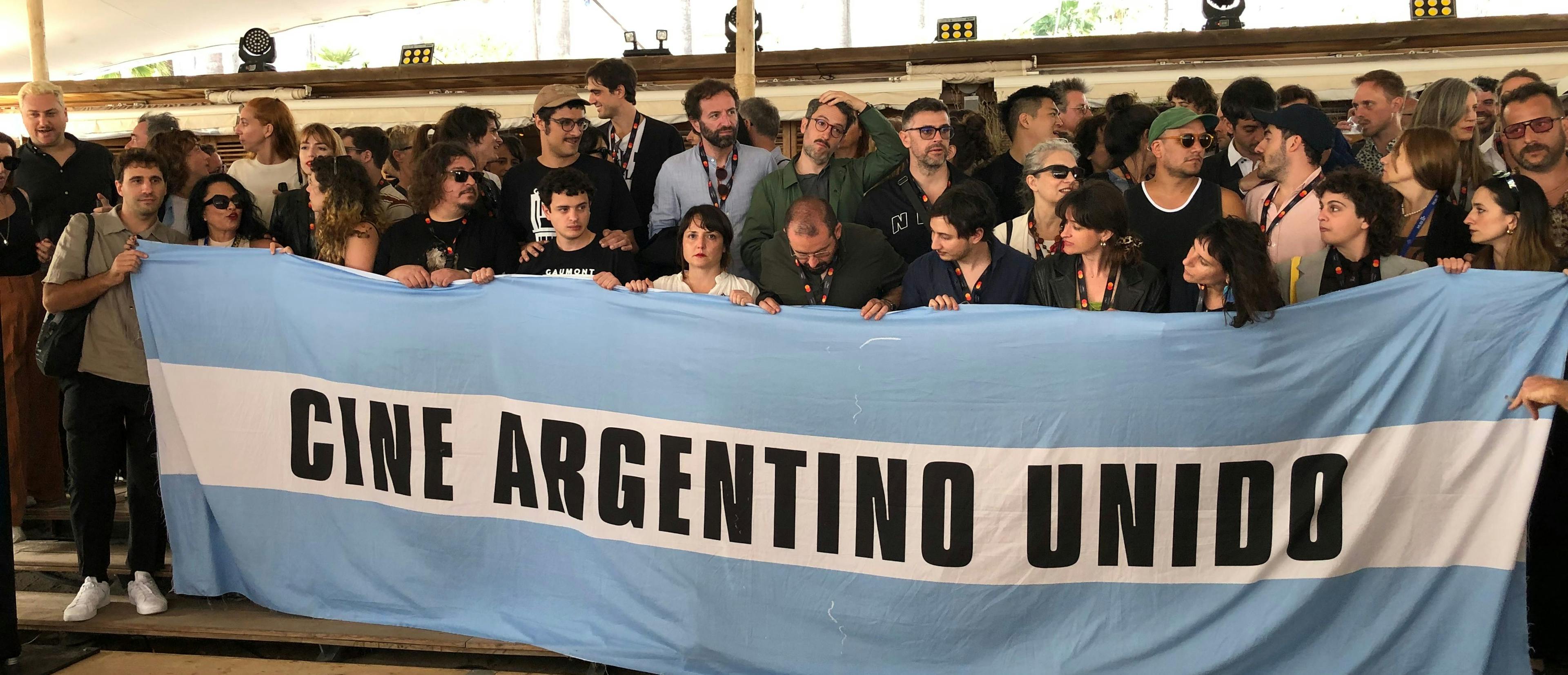 Protesta de los cineastas y profesionales argentinos en Cannes 