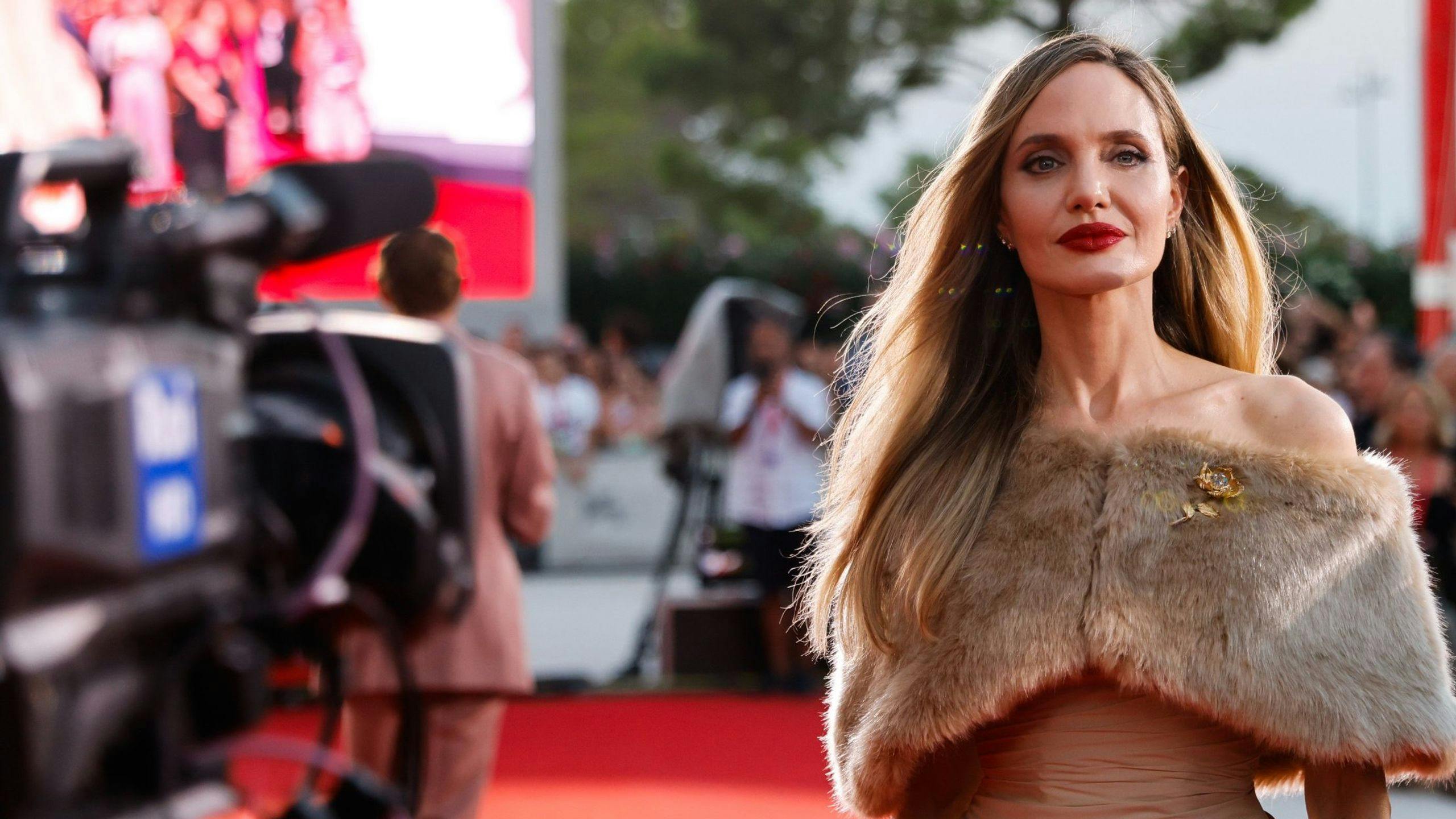 La actriz y directora Angelina Jolie llega a la premiere de la película 'Maria' en la Mostra de Venecia 2024