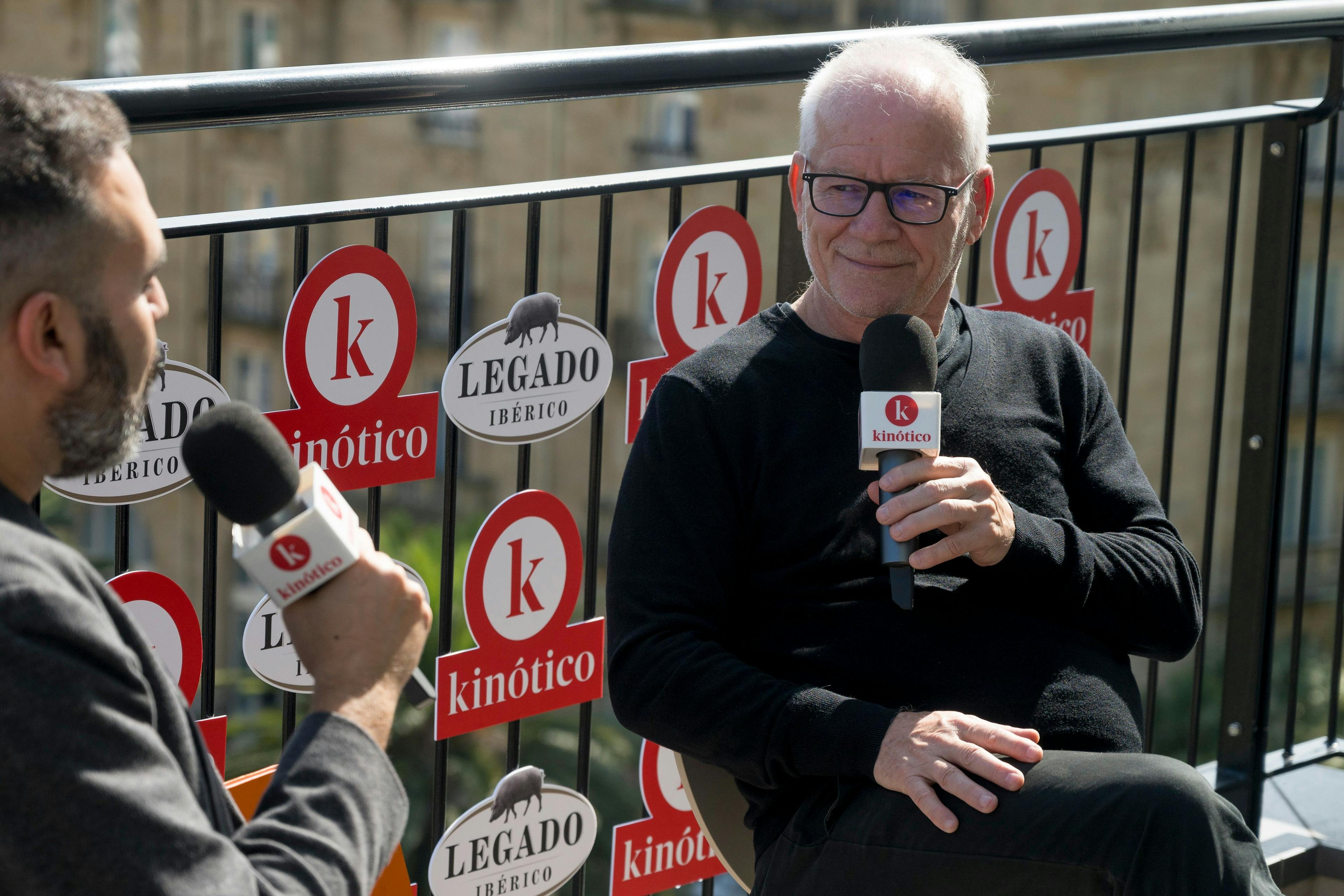 Thierry Frémaux conversa con David Martos en el set de Kinótico durante el Festival de San Sebastián 2024