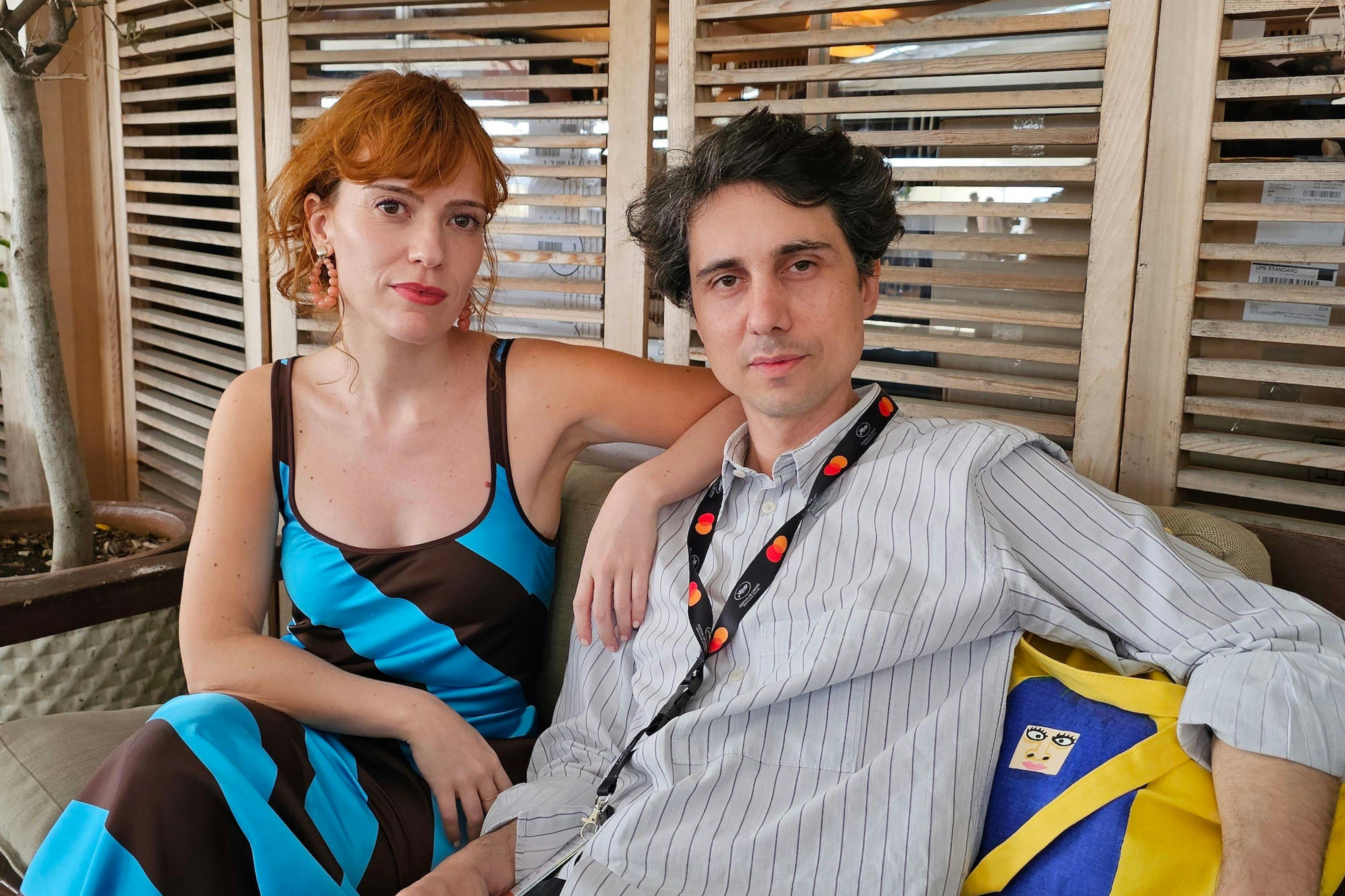 Itsaso Arana y Jonás Trueba, en la jornada de prensa de la película 'Volveréis' durante el Festival de Cannes 2024