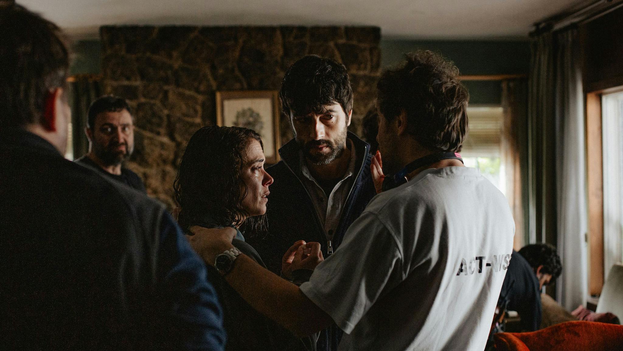 Foto del rodaje de 'Singular' de Alberto Gastesi, con Patricia López Arnaiz y Javier Rey