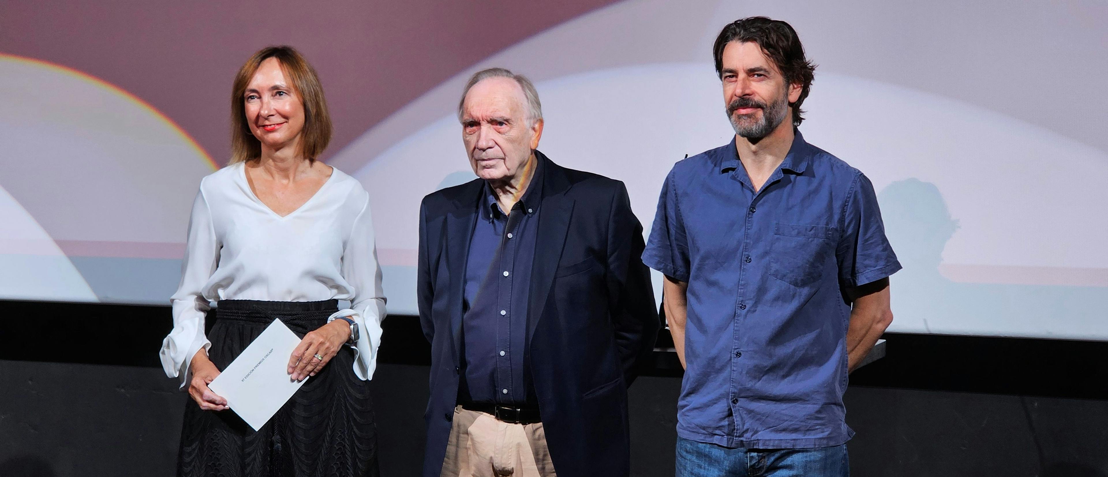 El actor Eduardo Noriega junto a Fernando Méndez-Leite en la Academia de Cine