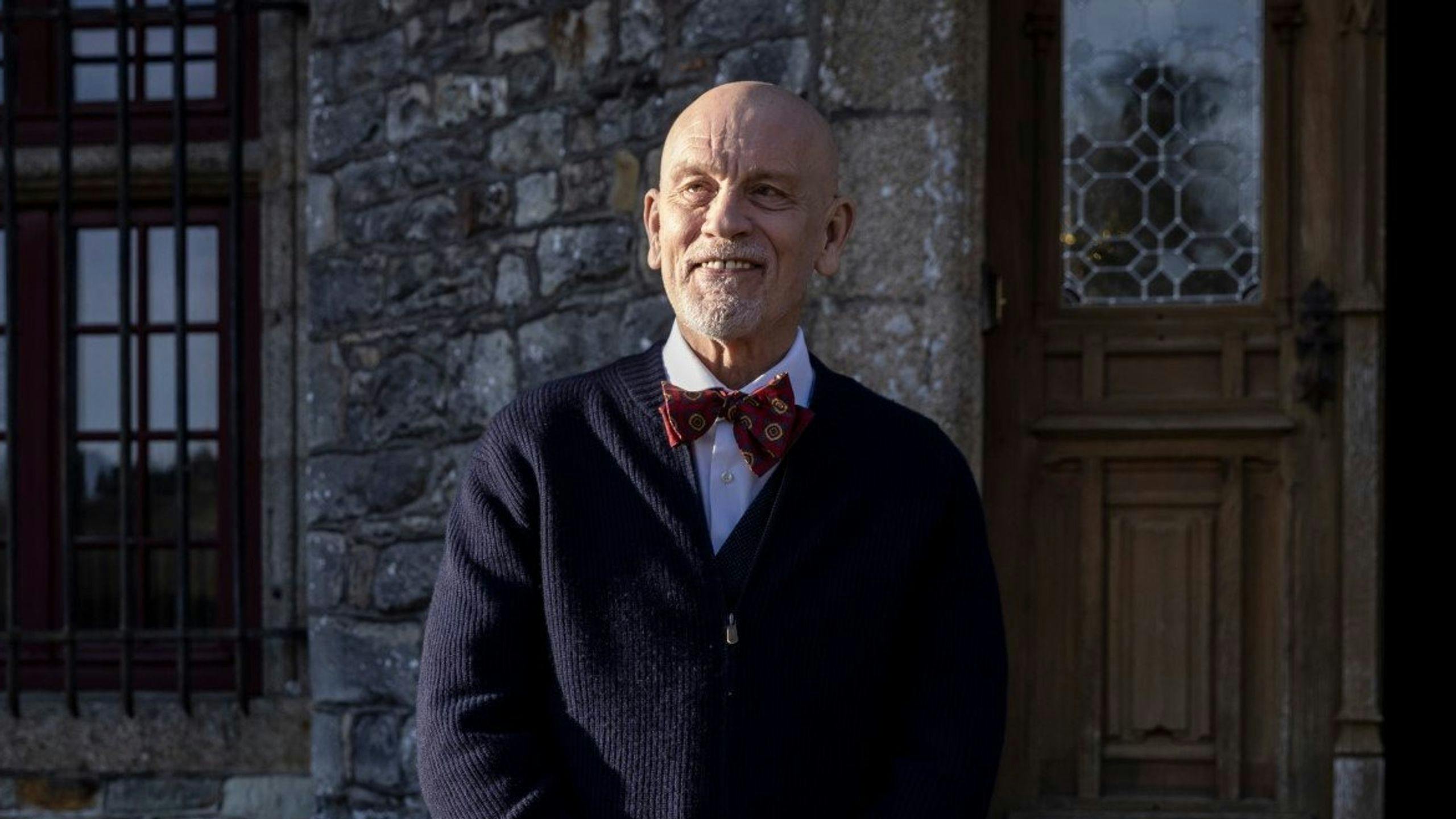 John Malkovich en 'El mayordomo inglés', la primera película que rueda íntegramente en francés