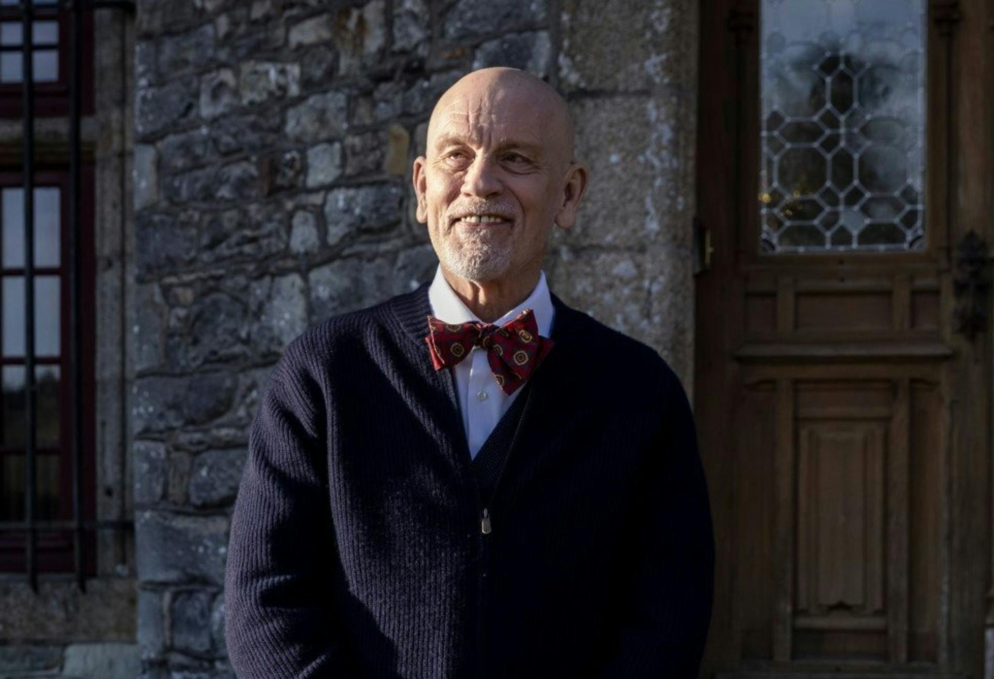 John Malkovich en 'El mayordomo inglés', la primera película que rueda íntegramente en francés