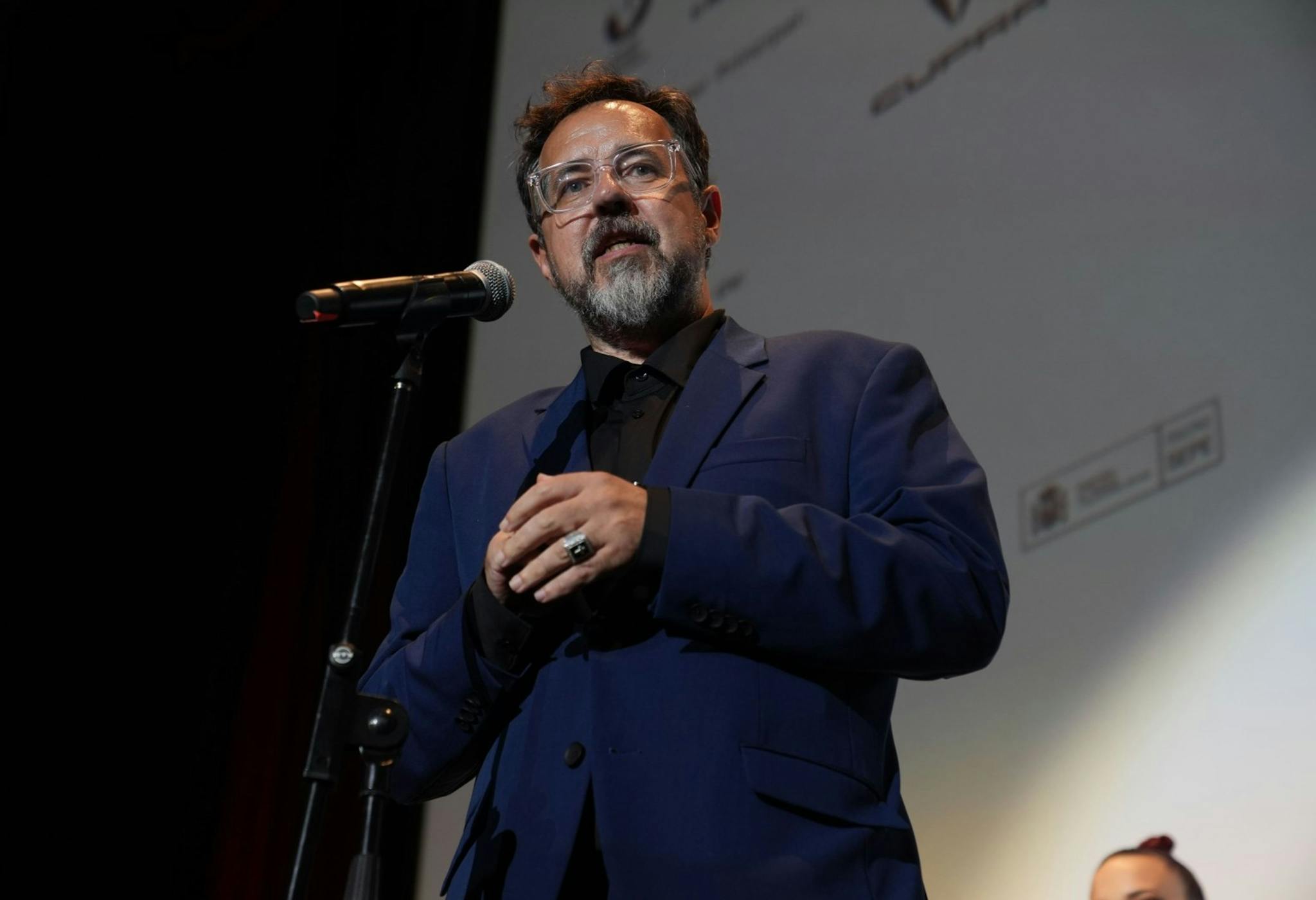 El director Paco Plaza presentando su película 'Hermana Muerte' en la inauguración del Festival de Sitges 2023