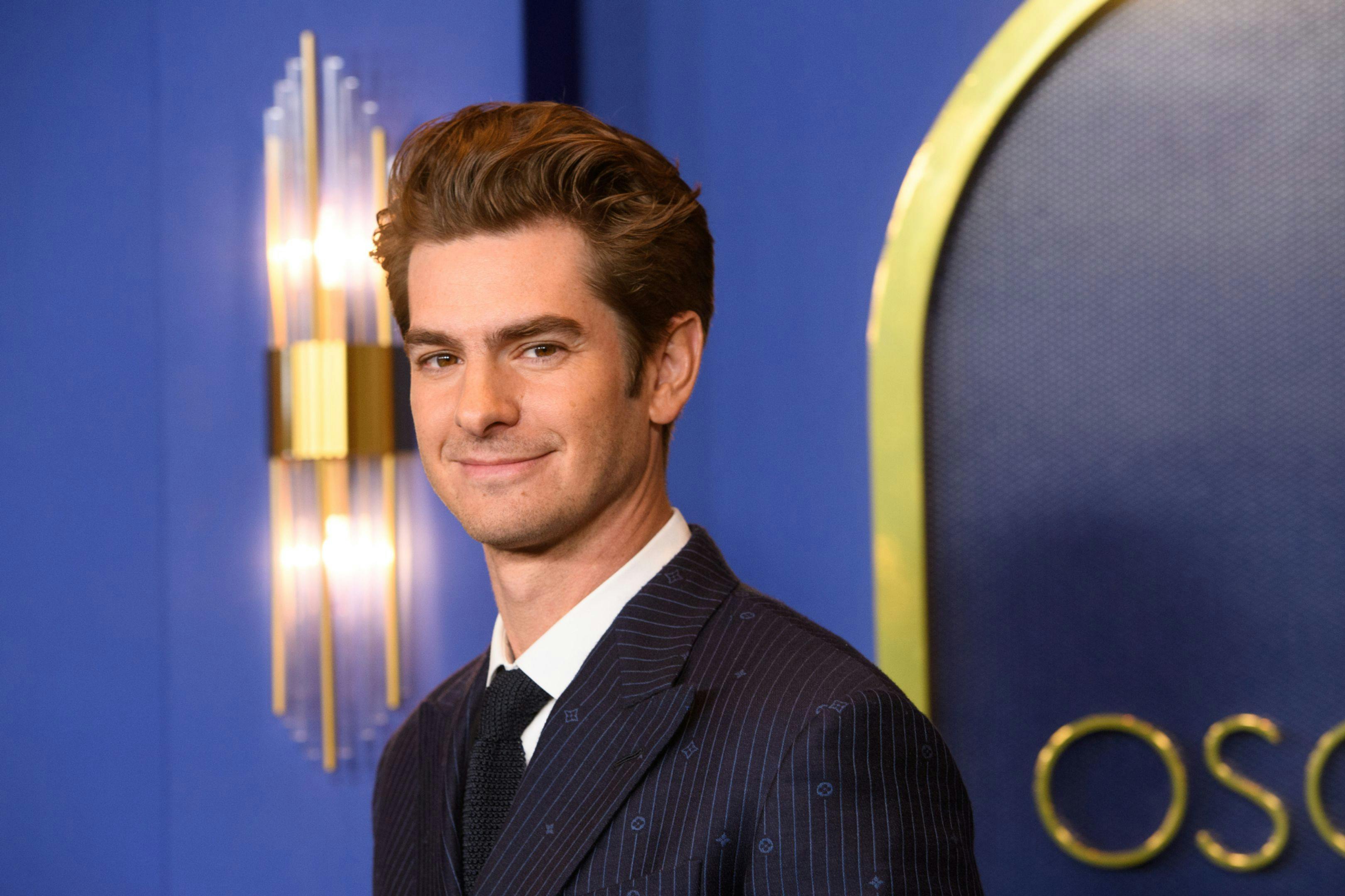 El actor Andrew Garfield en el almuerzo de nominados a los Oscar en 2022