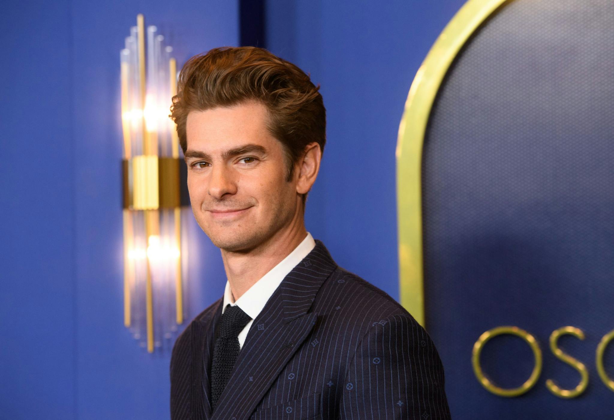 El actor Andrew Garfield en el almuerzo de nominados a los Oscar en 2022