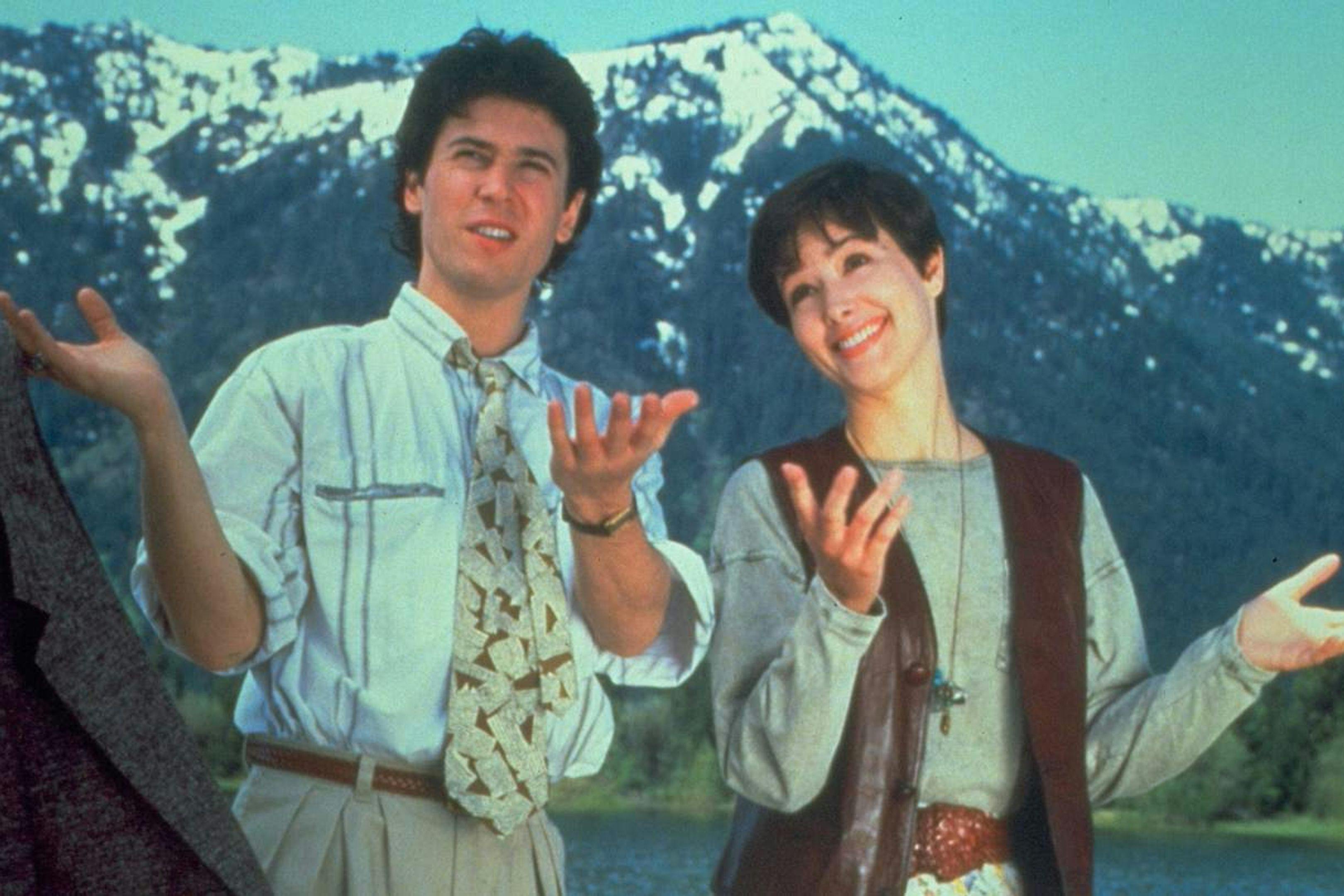 Rob Morrow y Janine Turner, en una foto promocional de 'Doctor en Alaska' en 1990.