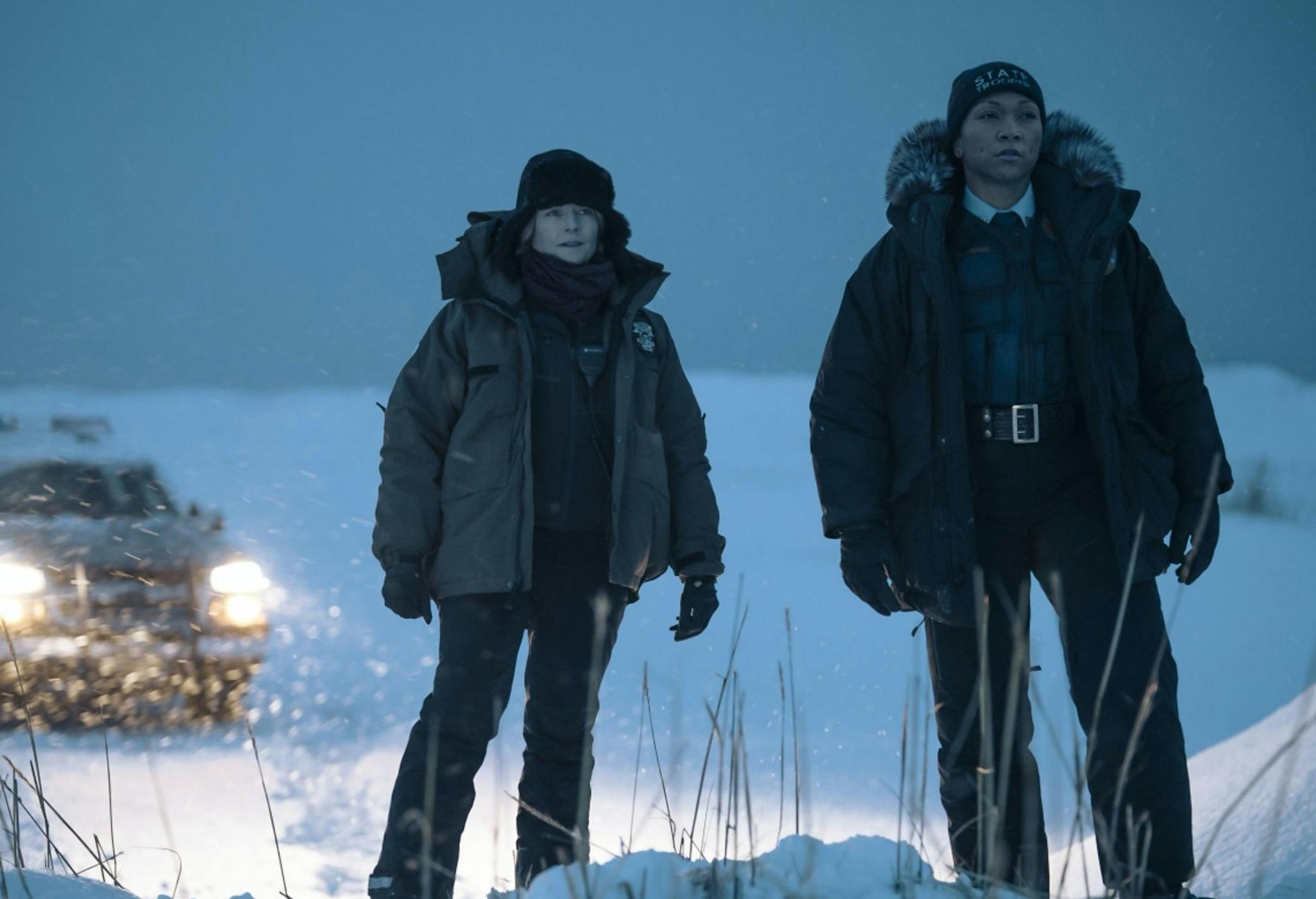 Fotograma de 'True detective: noche polar' con Jodie Foster y Kali Reis