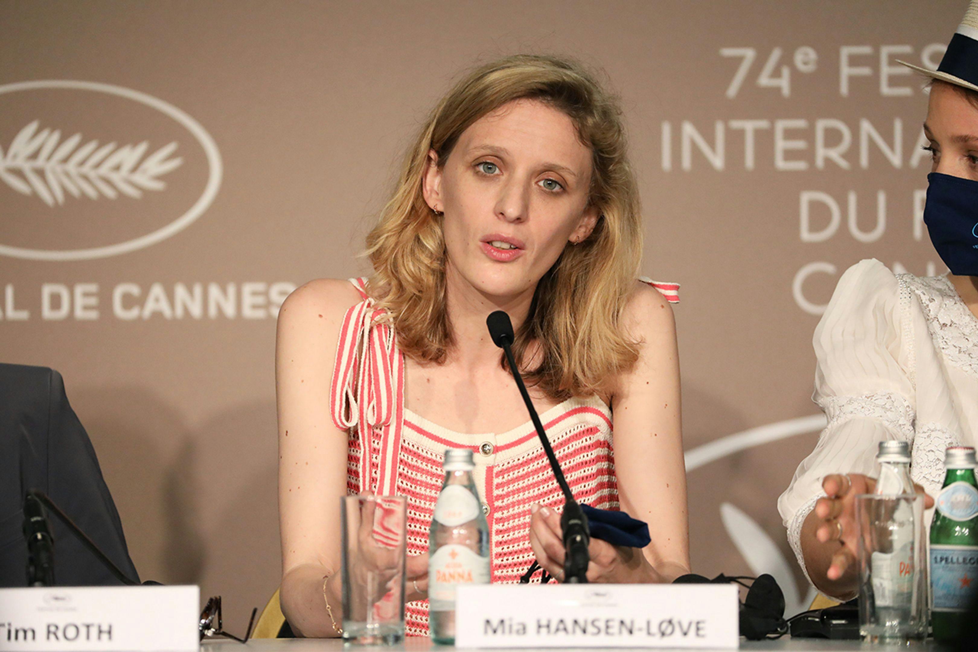 La directora Mia Hansen-Løve, durante la rueda de prensa de 'La isla de Bergman' en el Festival de Cannes 2021