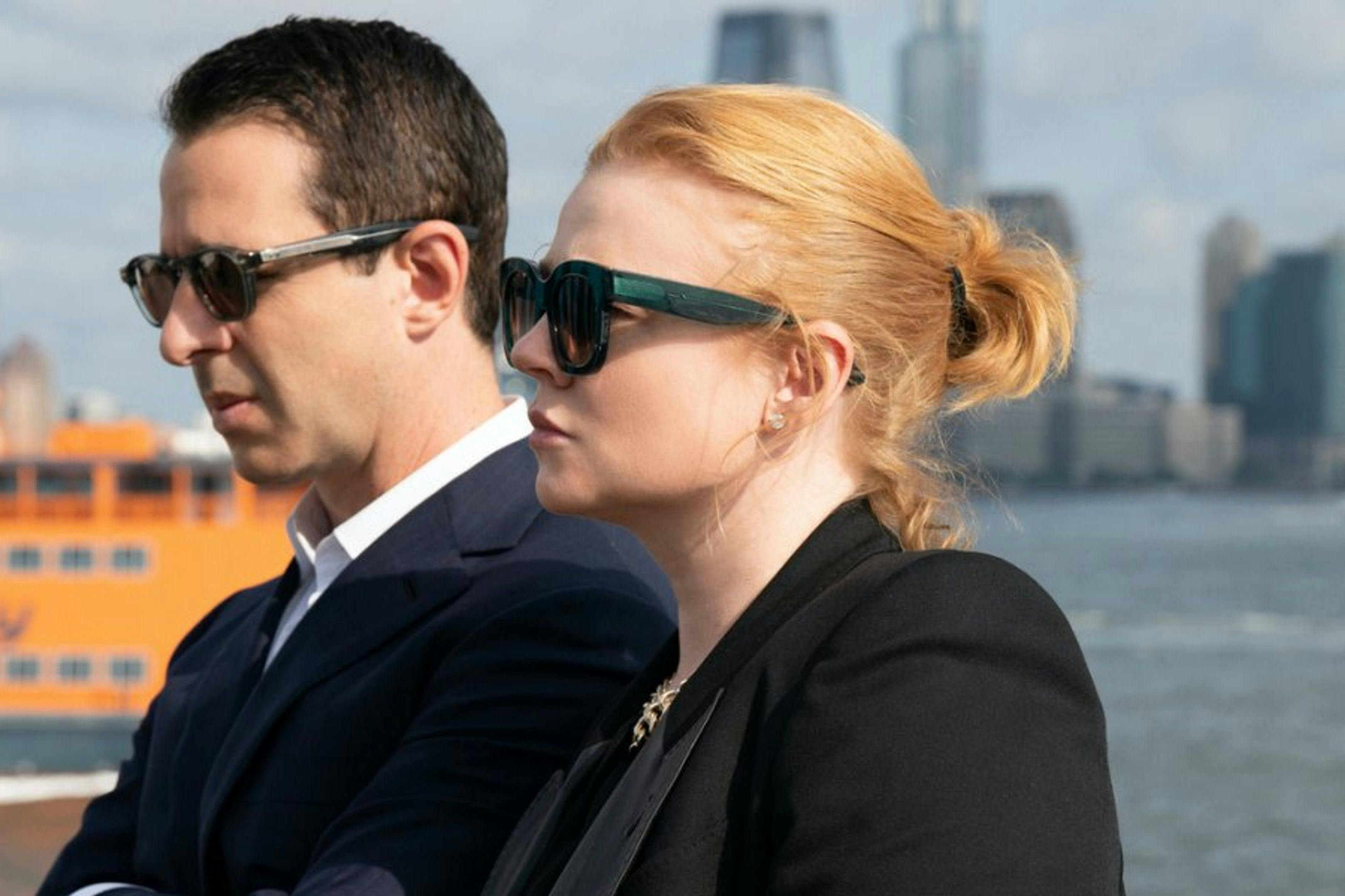 Jeremy Strong y Sarah Snook, en un fotograma de la cuarta temporada de 'Succession'.