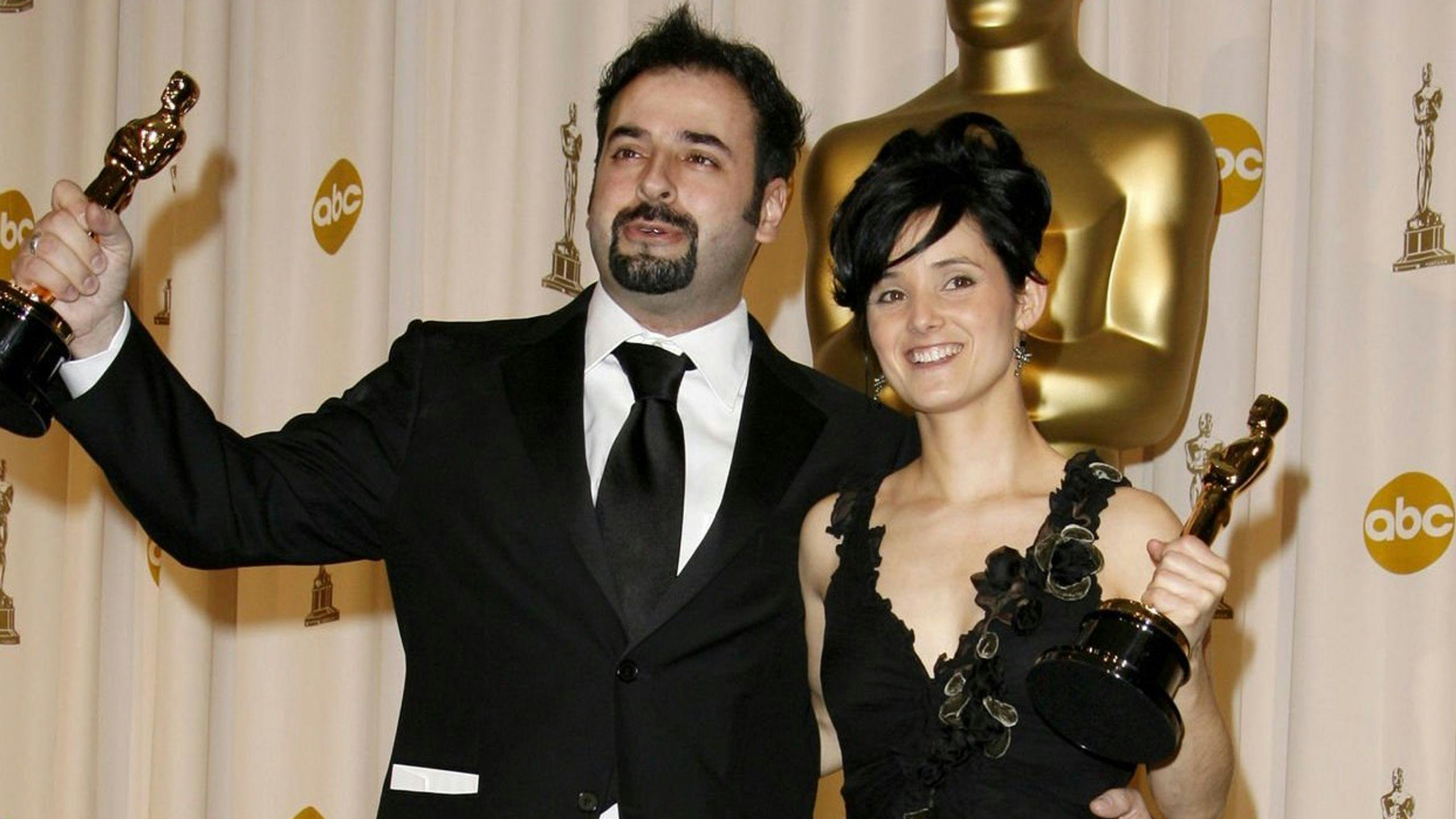 David Martí y Montse Ribé posan con su Oscar a Mejor Maquillaje y Peluquería por 'El laberinto del fauno' en 2007