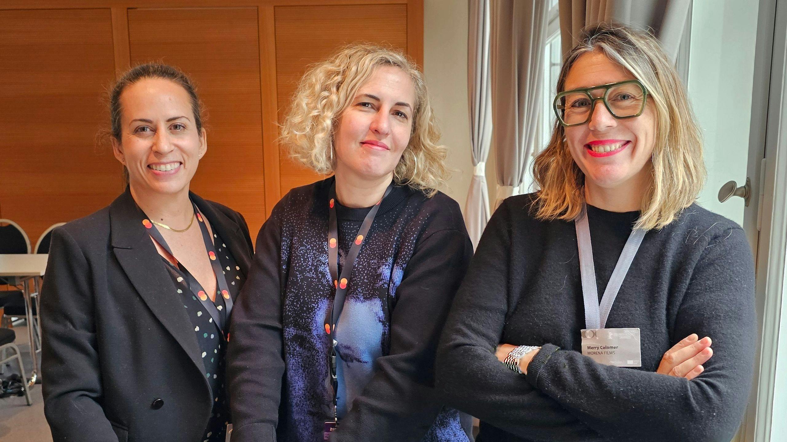 La directora Carlota Pereda, junto a las productoras Laura Abril y Merry Colomer, en la sede del Co-Pro Series de la Berlinale 2024