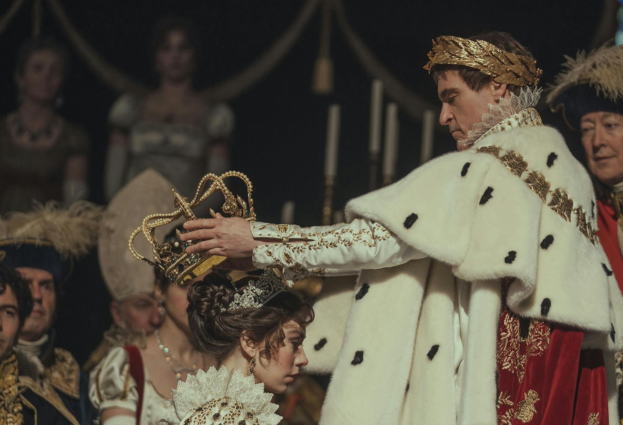 Vanessa Kirby y Joaquin Phoenix, en una imagen de 'Napoleón'