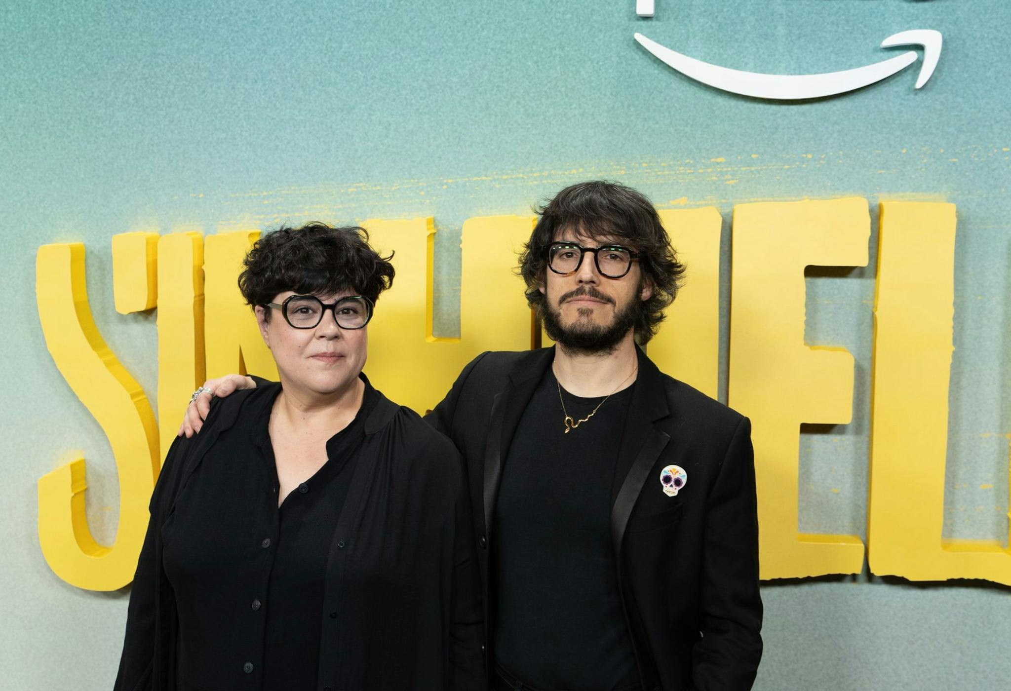 Los guionistas y productores ejecutivos de 'Sin huellas', Sara Antuña y Carlos de Pando, en la presentación de la serie