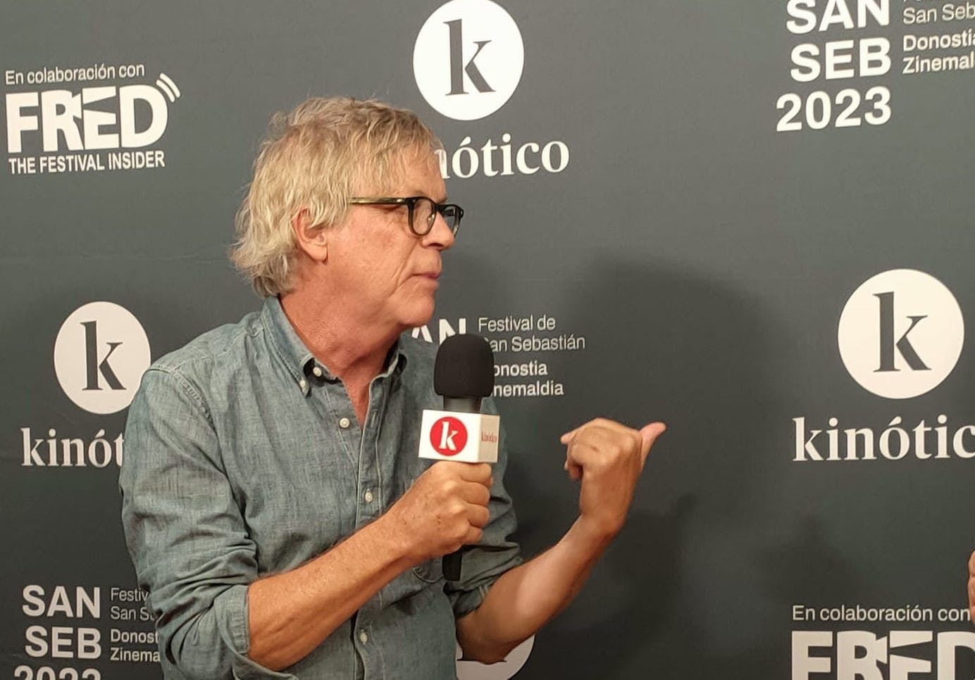 Todd Haynes desgrana las claves de su última película, 'Secretos de un escándalo', desde el set de Kinótico en San Sebastián