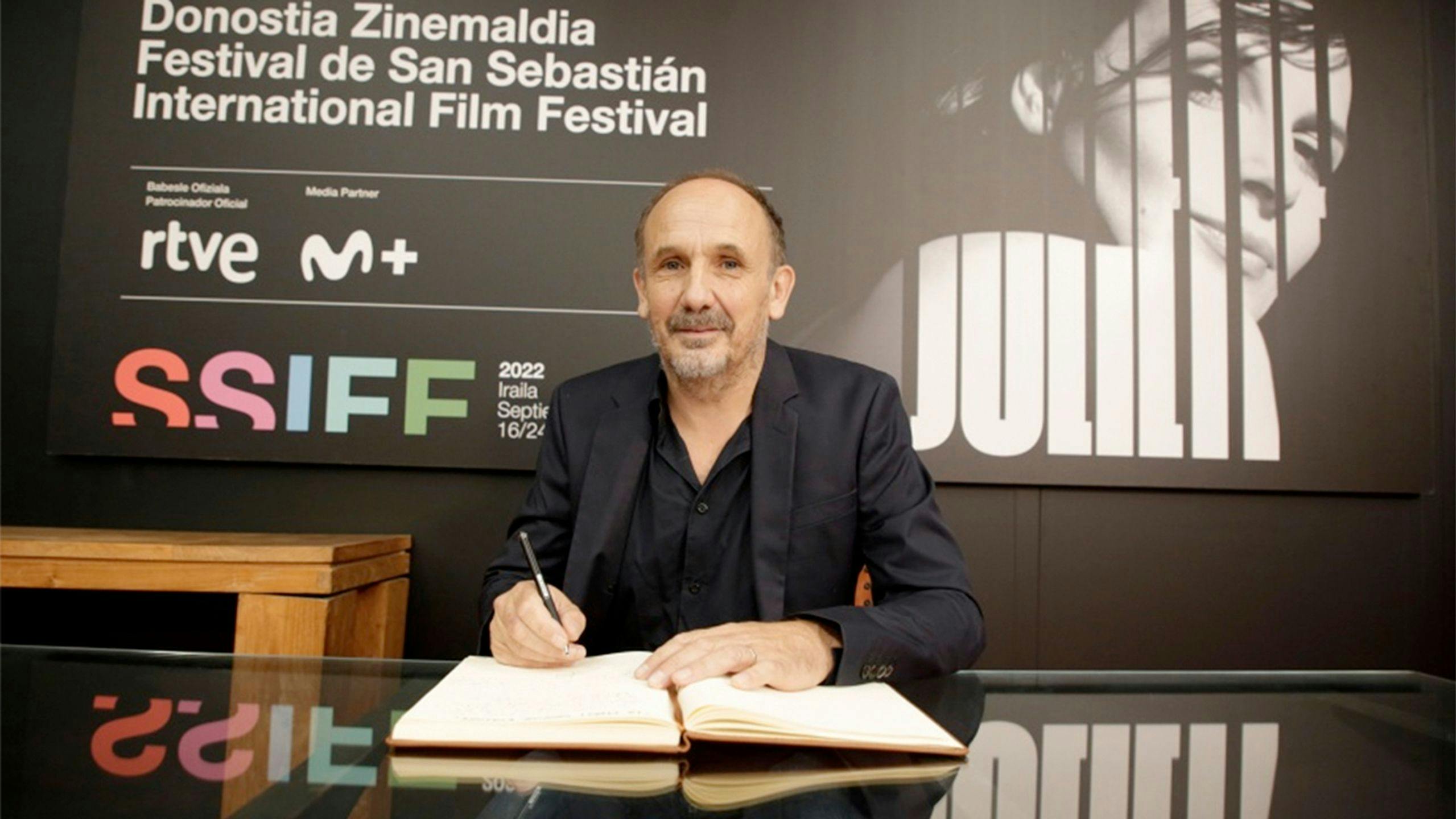 Yannick Kergoat, director del documental 'Cóbrame si puedes', en el Festival de San Sebastián