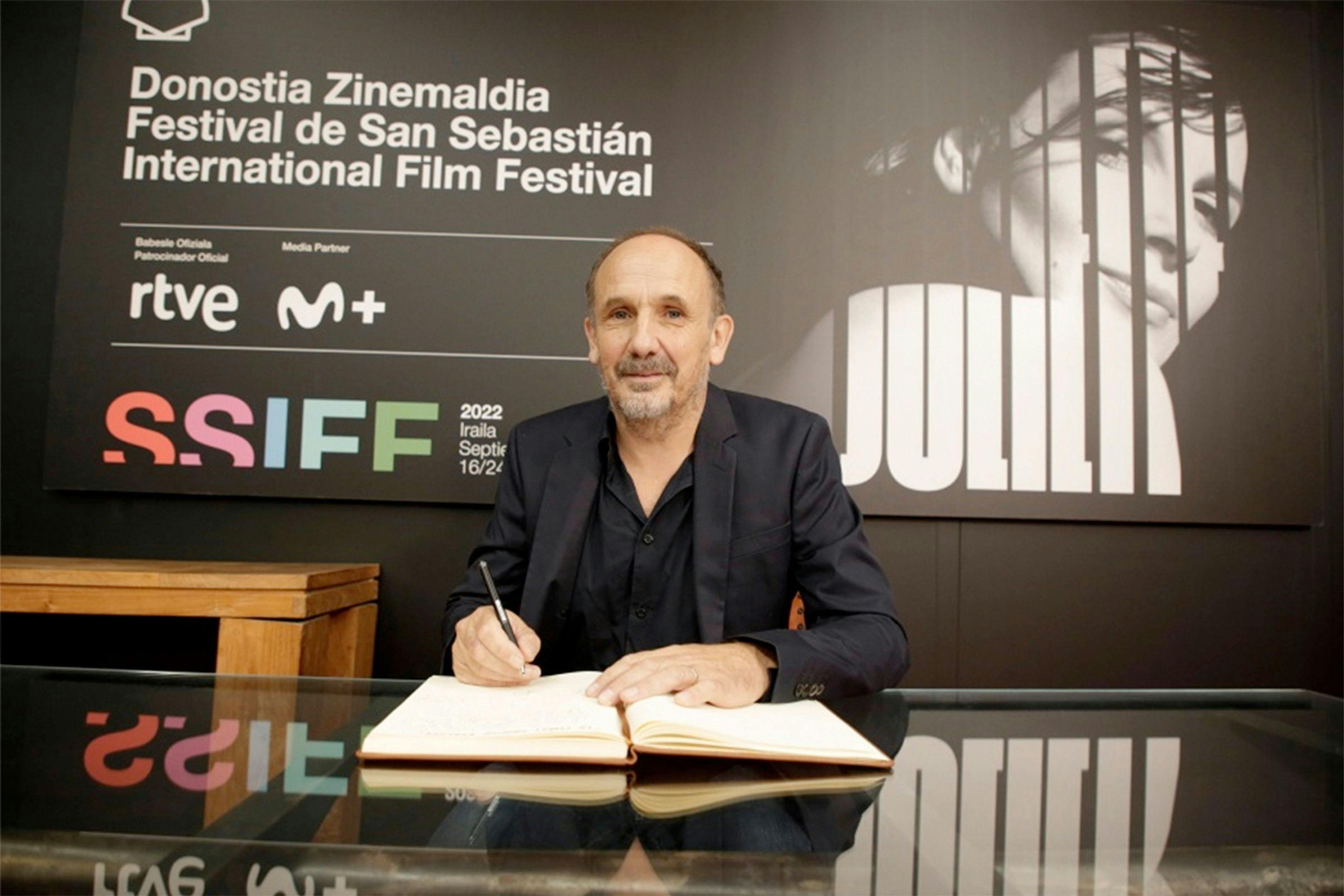 Yannick Kergoat, director del documental 'Cóbrame si puedes', en el Festival de San Sebastián