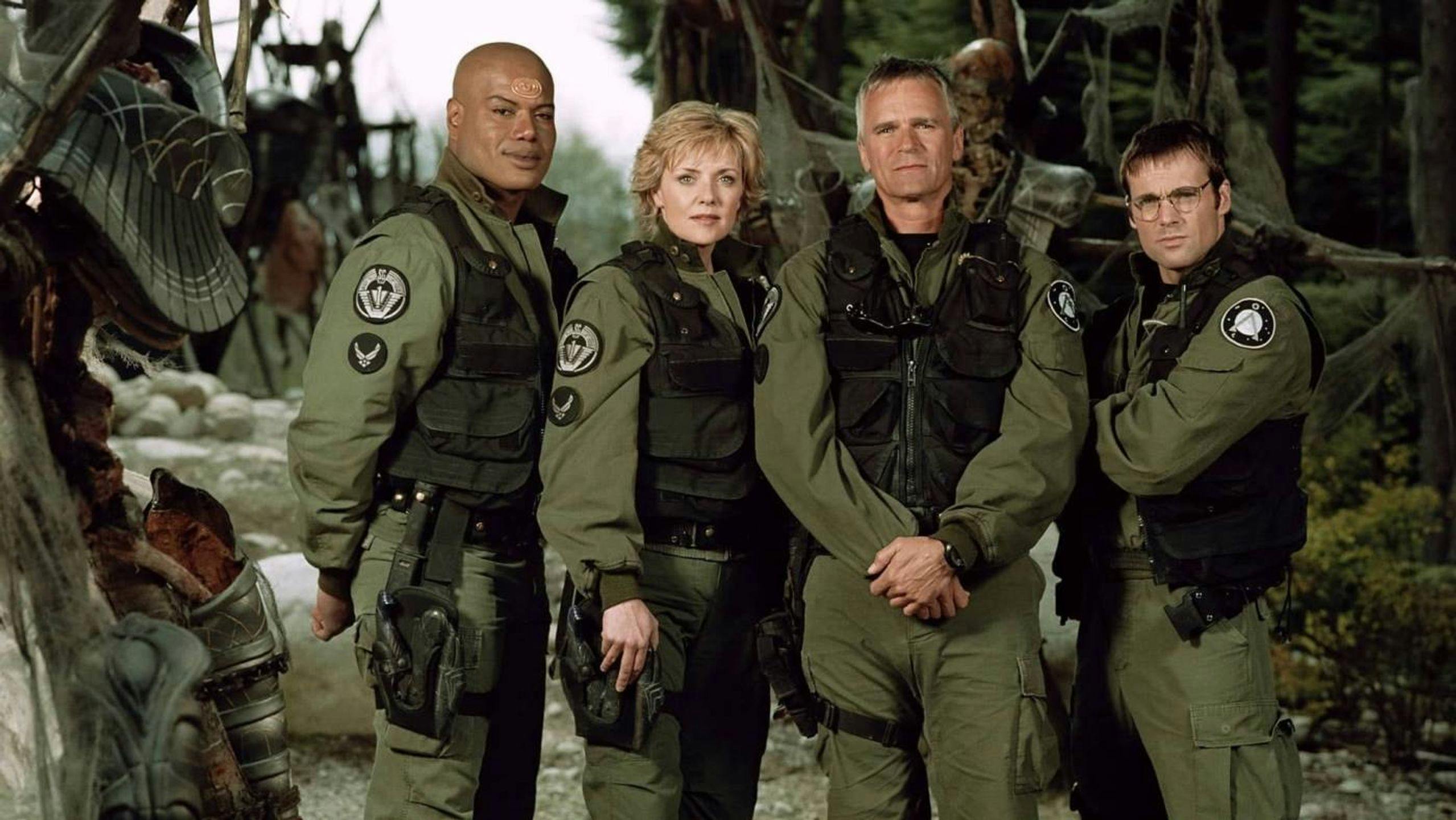 Christopher Judge, Amanda Tapping, Richard Dean Anderson y Michael Shanks eran los protagonistas de 'Stargate SG-1', basada en 'Stargate'.