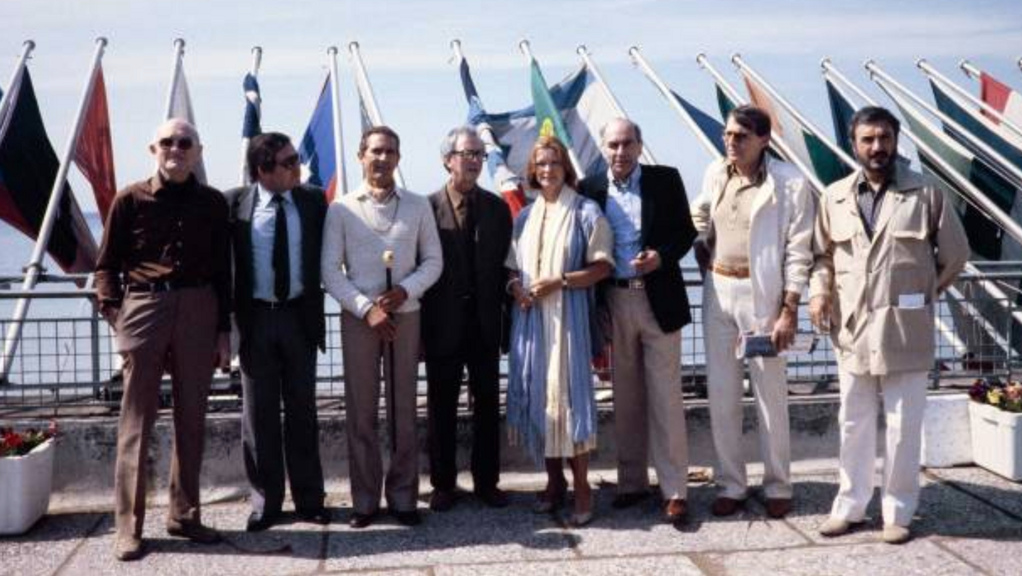 Fotografía del jurado del Festival de Cannes en el año 1981, con Antonio Gala y la actriz Ellen Burstyn