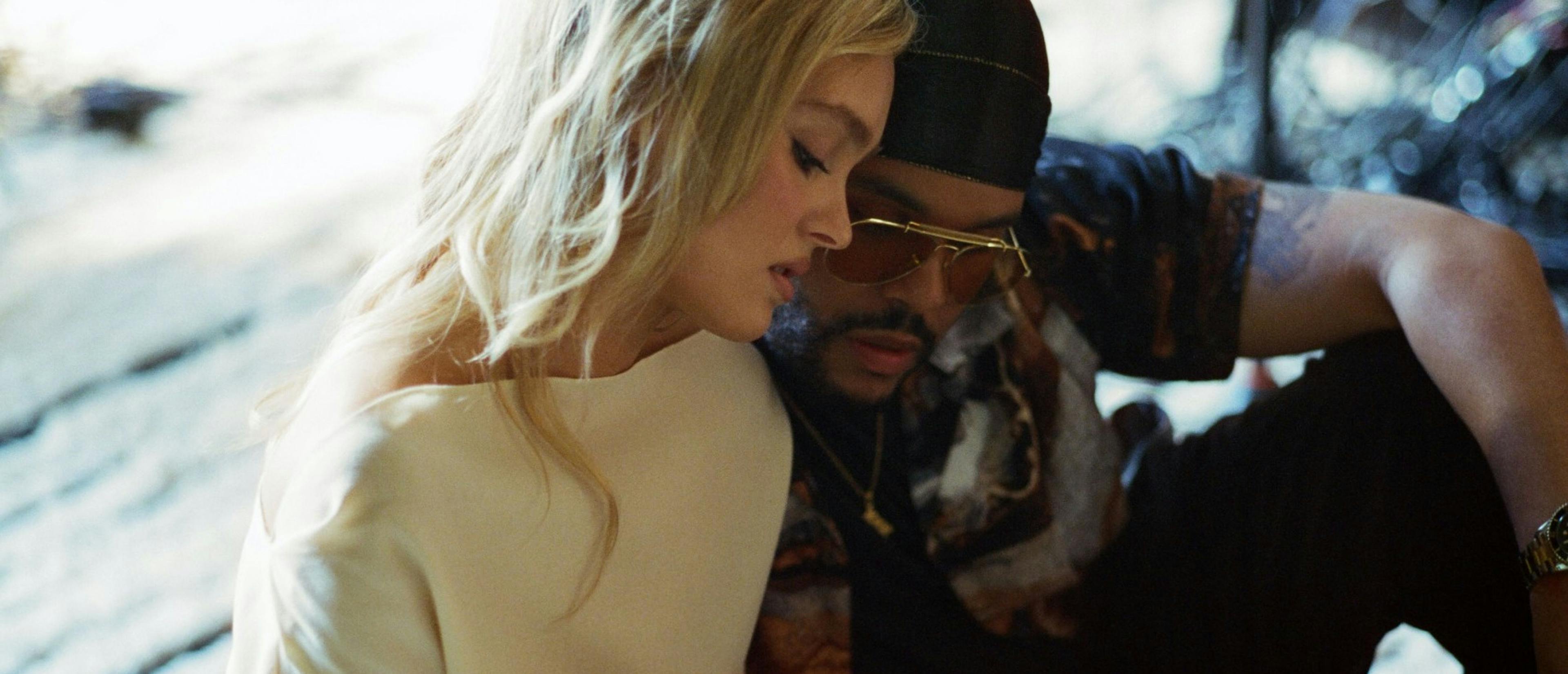 Lily-Rose Depp y Abel Tesfaye, alias The Weeknd, en una imagen de 'The idol'.