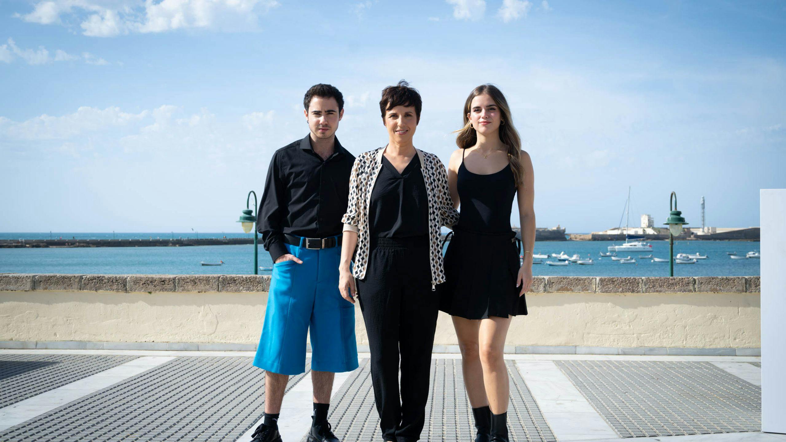  Ander Puig, Coral Cruz y Júlia Gibert (de izq. a der.) de 'Ser o no ser' posan en el South International Series Festival