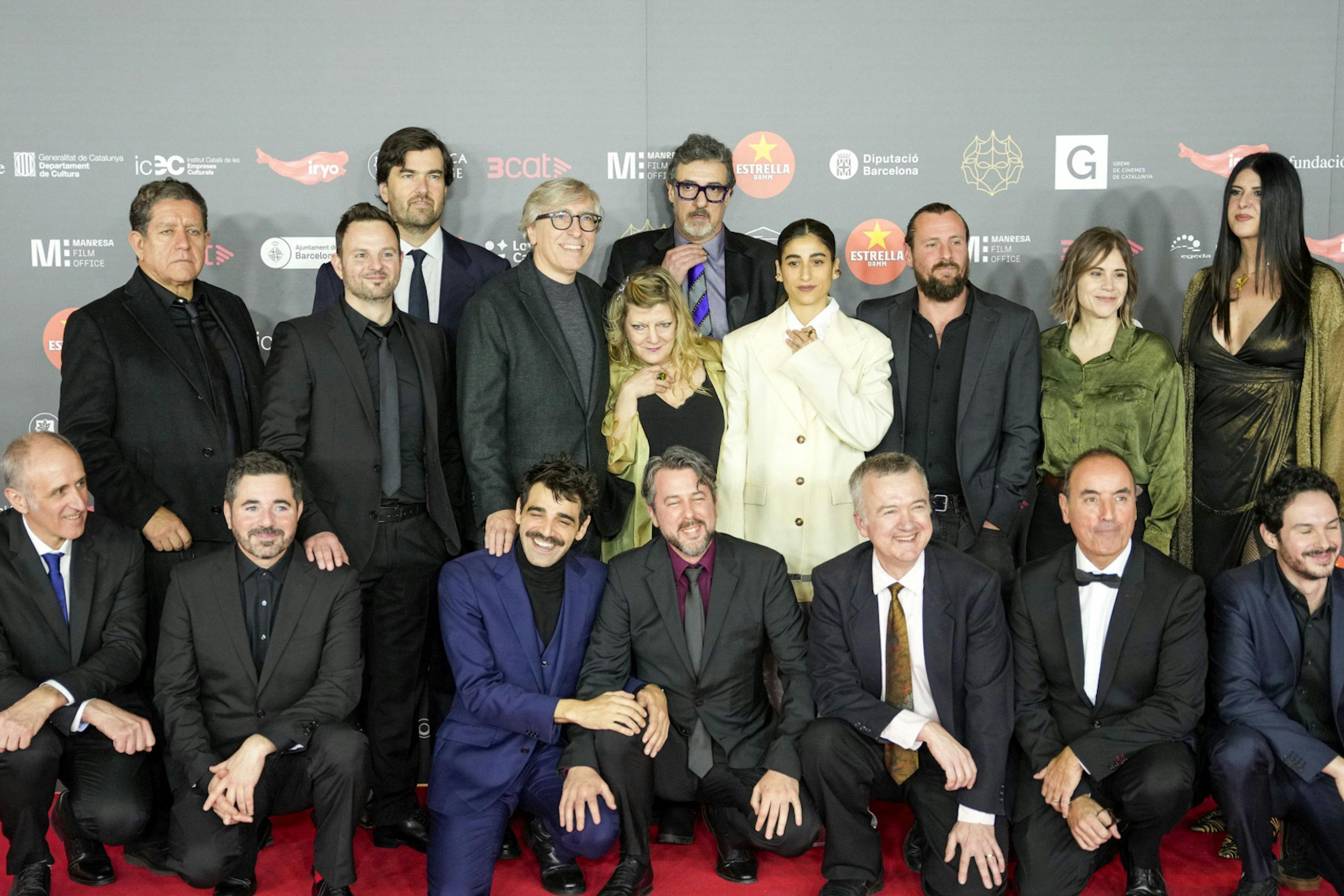 El equipo de 'Saben aquell' en la alfombra roja de los Premios Gaudí 2024