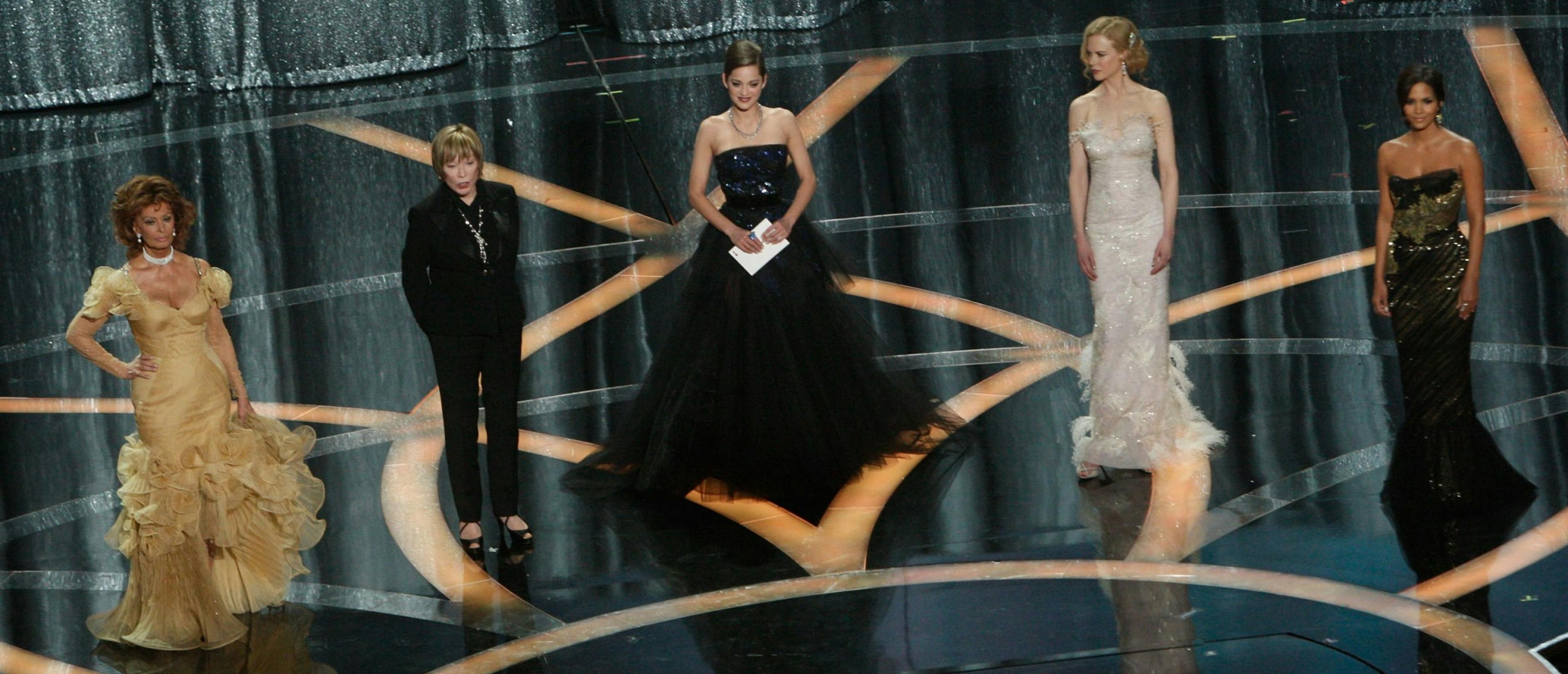 Sophia Loren, Shirley McLaine, Marion Cotillard, Nicole Kidman y Halle Berry, en la ceremonia de los Oscar 2009
